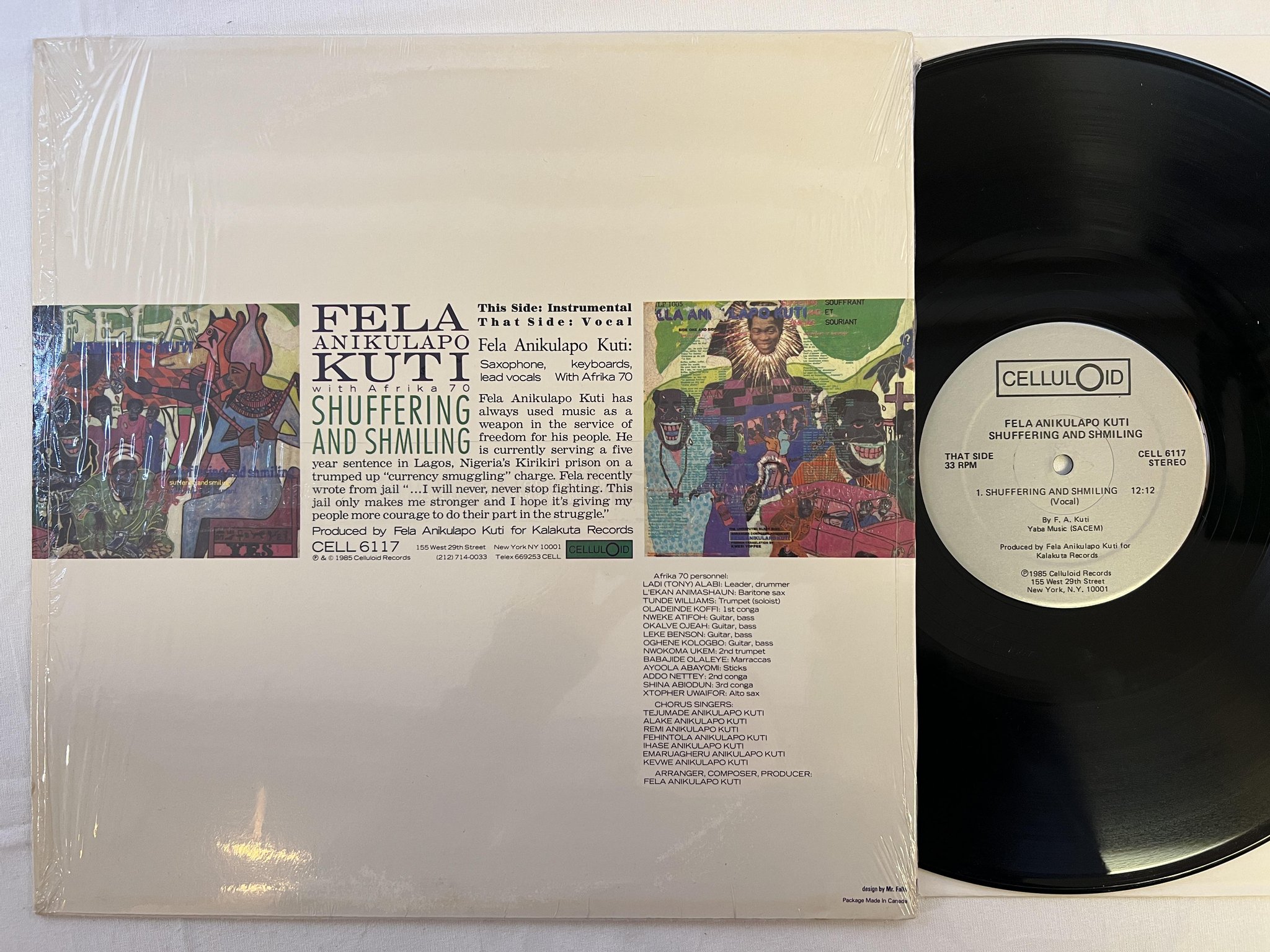 Omslagsbild för skivan FELA ANIKULAPO KUTI shuffering and shmiling LP -85 US CELLULOID CELL 6117  