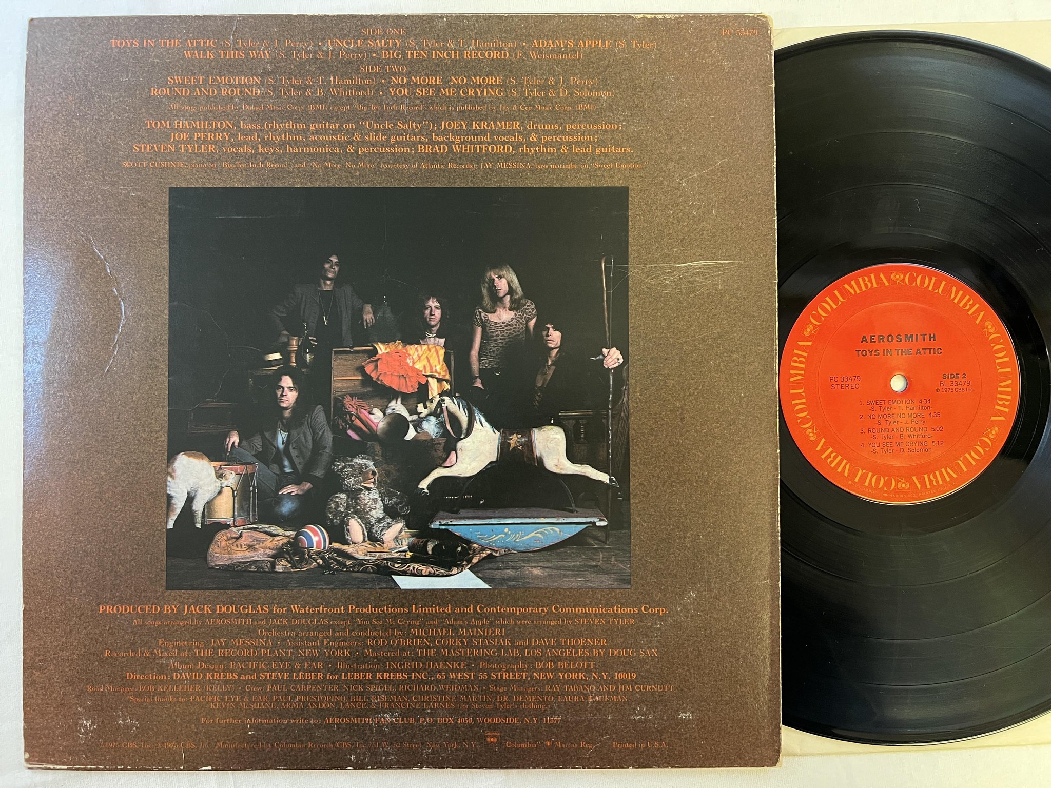 Omslagsbild för skivan AEROSMITH toys in the attic LP -75 US columbia PC 33479