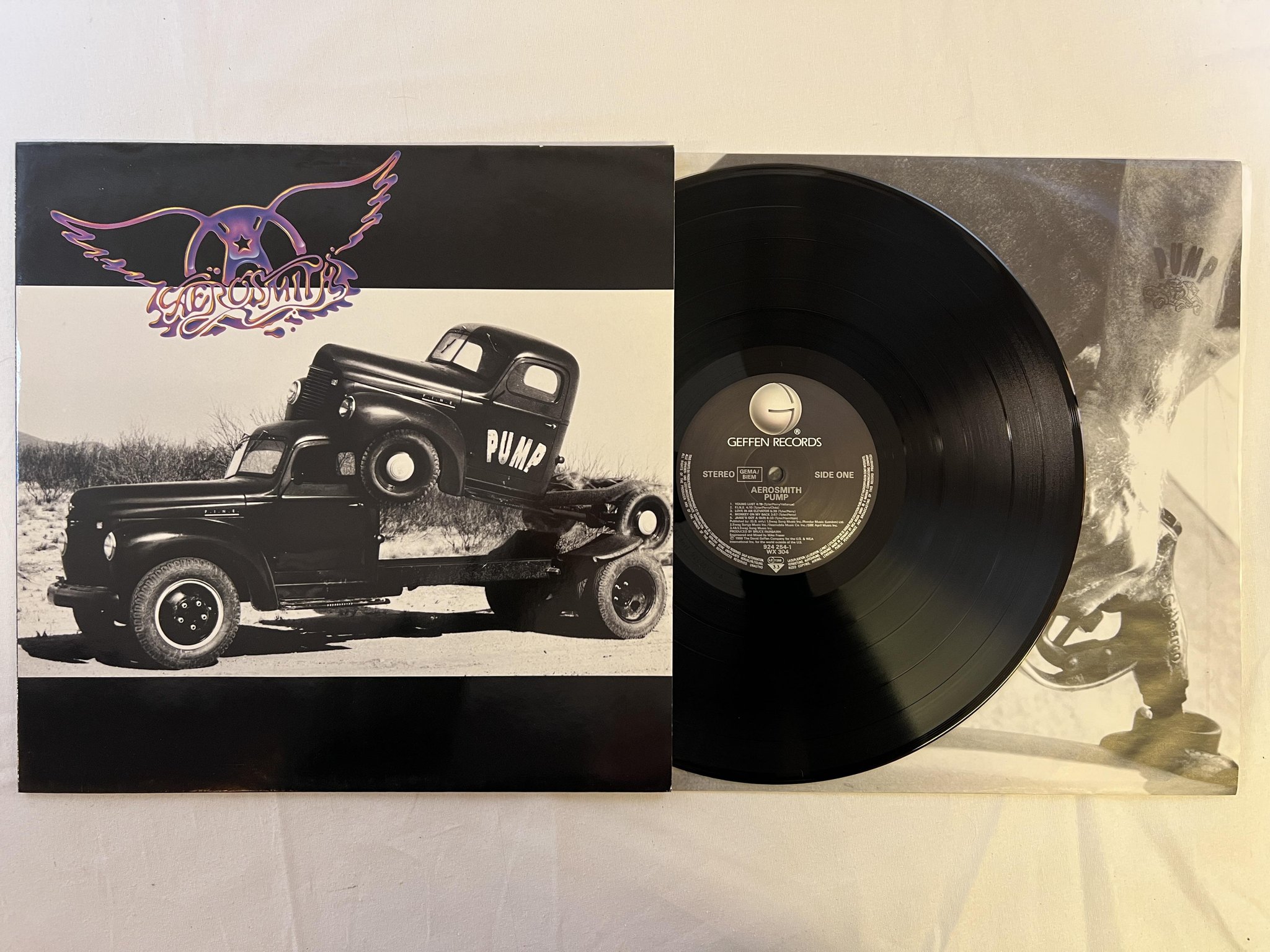Omslagsbild för skivan AEROSMITH pump LP -89 Ger GEFFEN 924 254-1