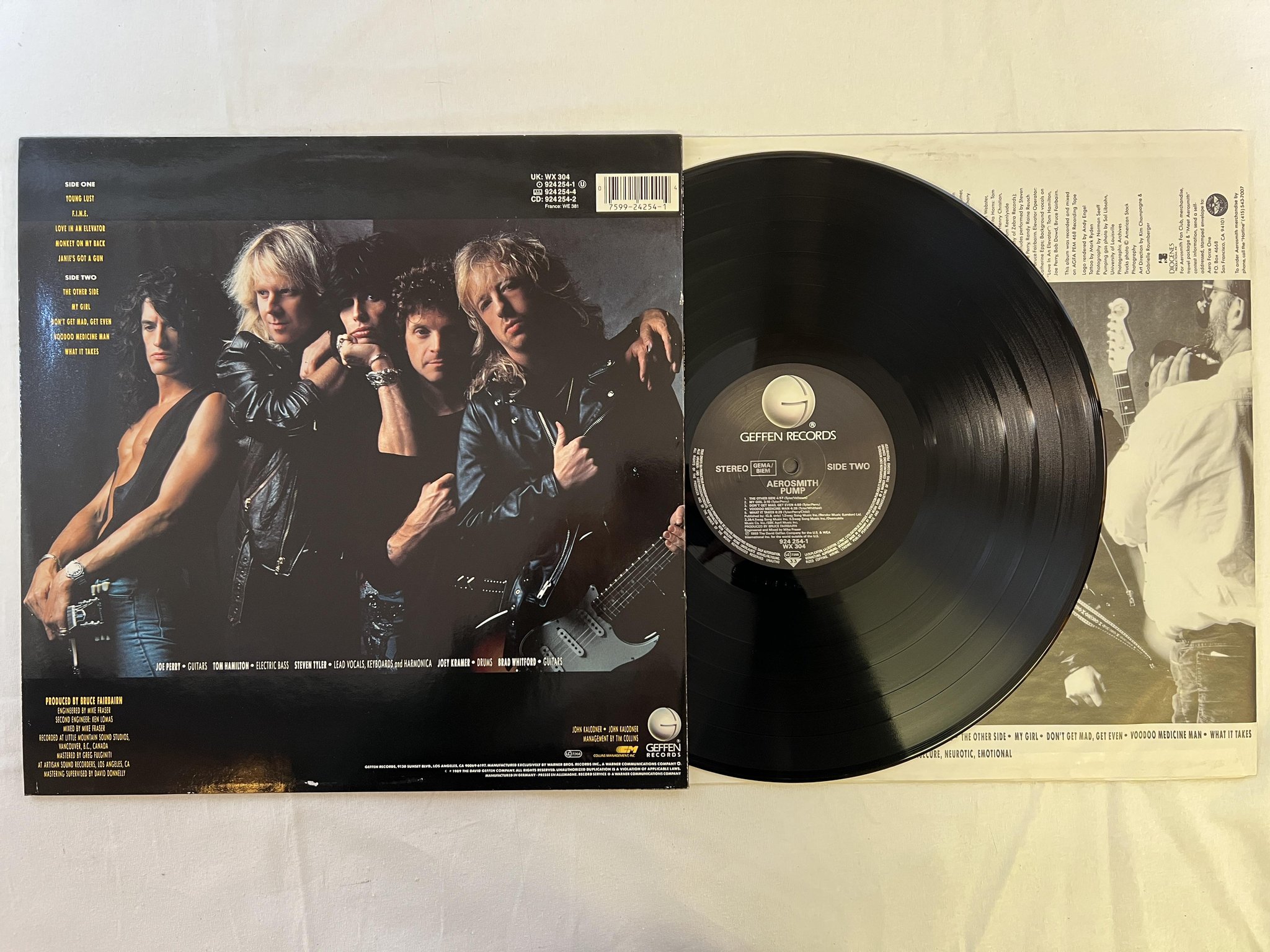 Omslagsbild för skivan AEROSMITH pump LP -89 Ger GEFFEN 924 254-1