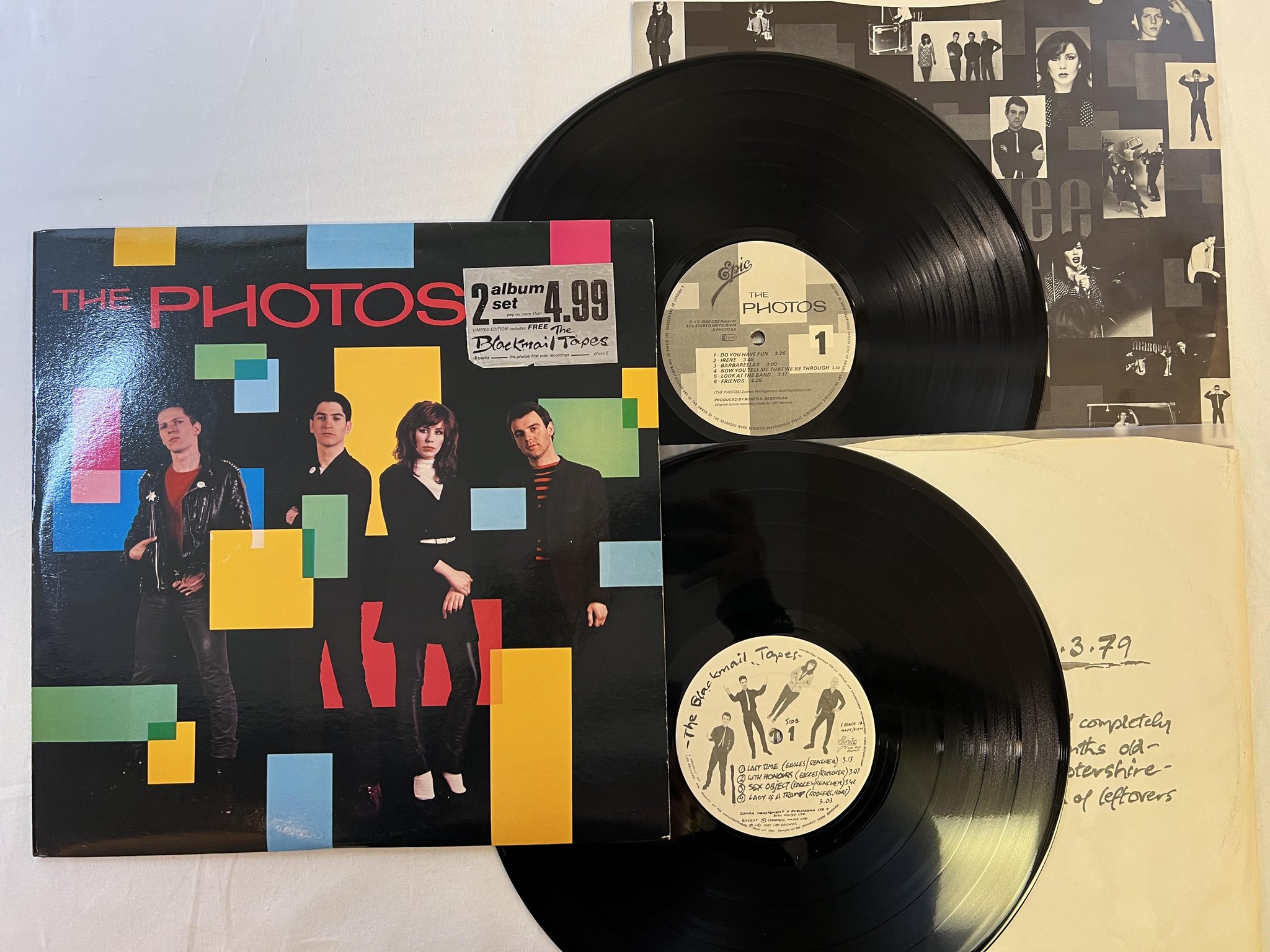 Omslagsbild för skivan THE PHOTOS s/t 2xLP -80 UK EPIC BLACK 1