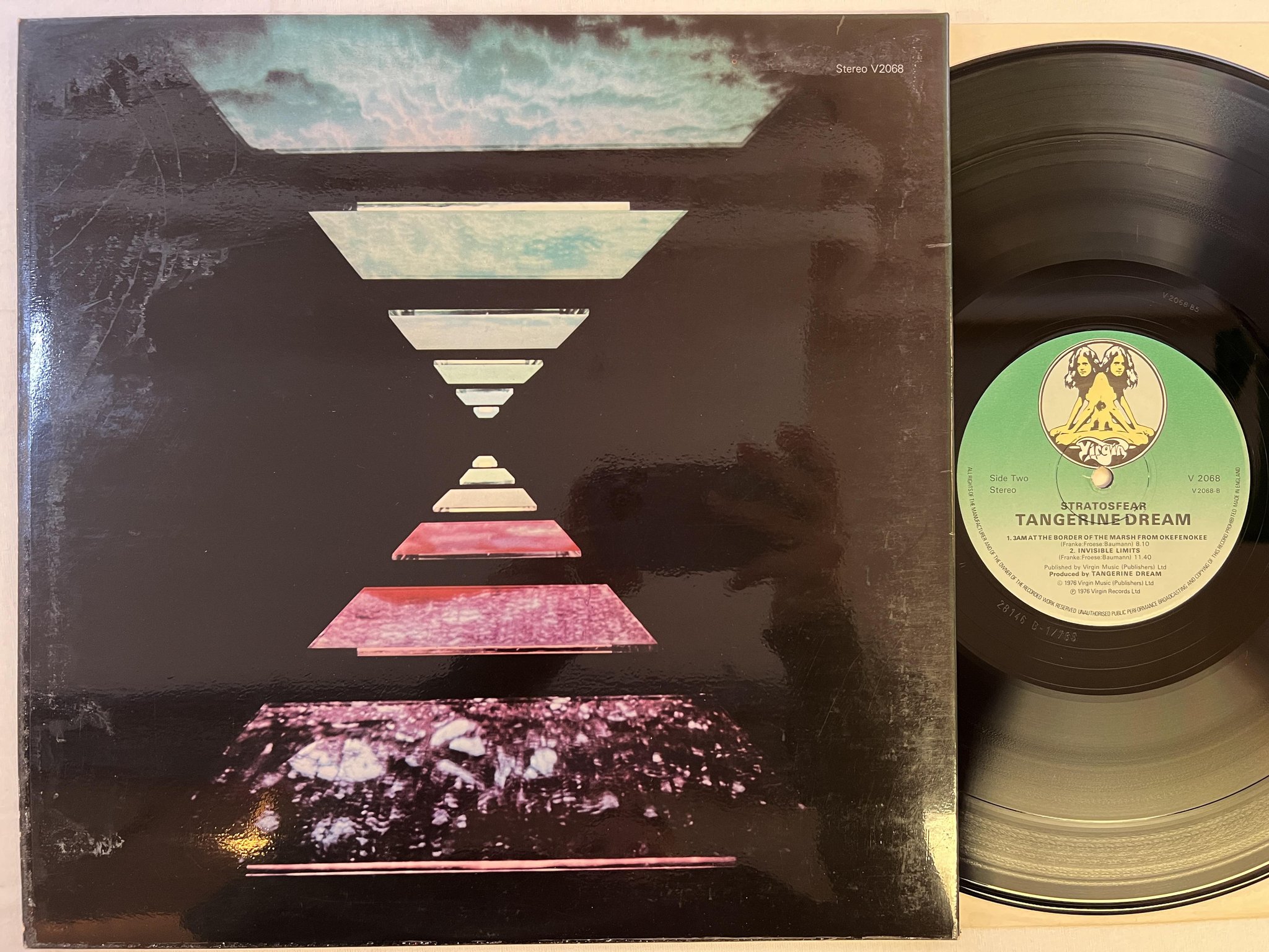 Omslagsbild för skivan TANGERINE DREAM stratosfear LP -76 UK VIRGIN V 2068