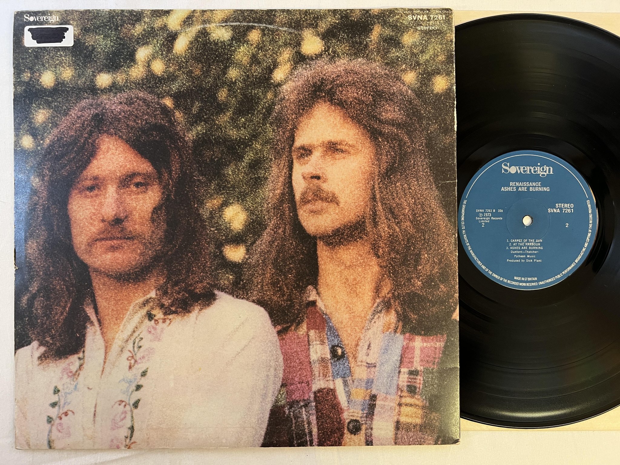 Omslagsbild för skivan RENAISSANCE ashes are burning LP -73 UK SOVEREIGN SVNA 7261