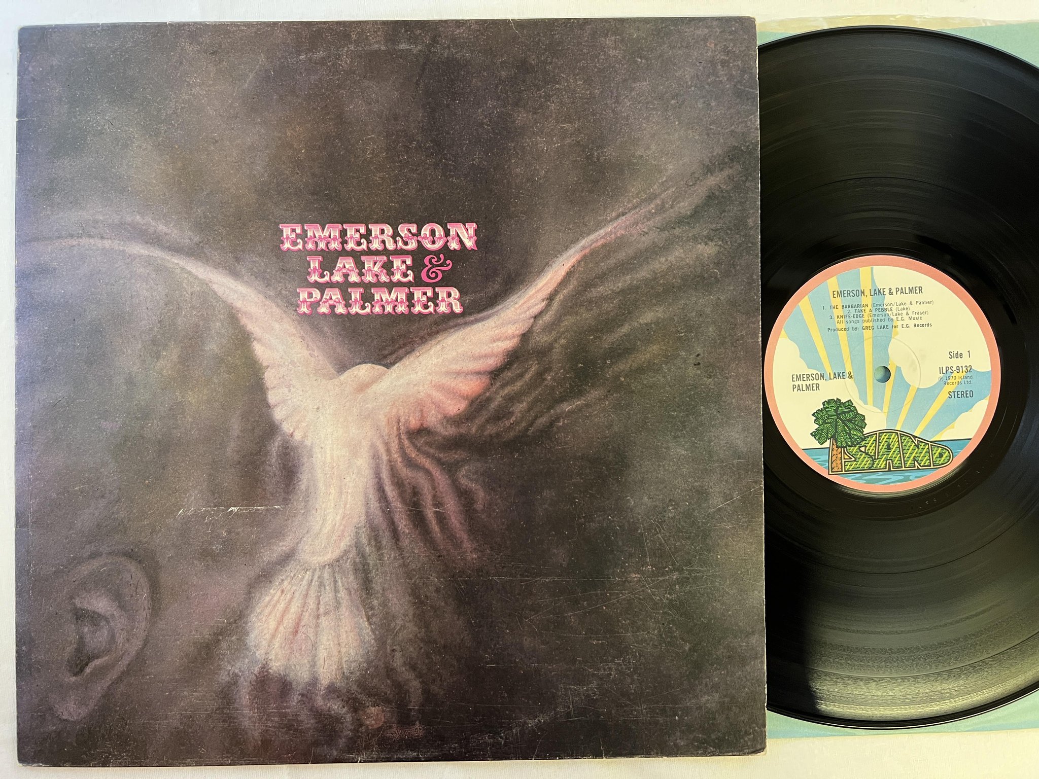Omslagsbild för skivan EMERSON, LAKE & PALMER s/t LP -70 UK ISLAND pink rim ILPS 9132