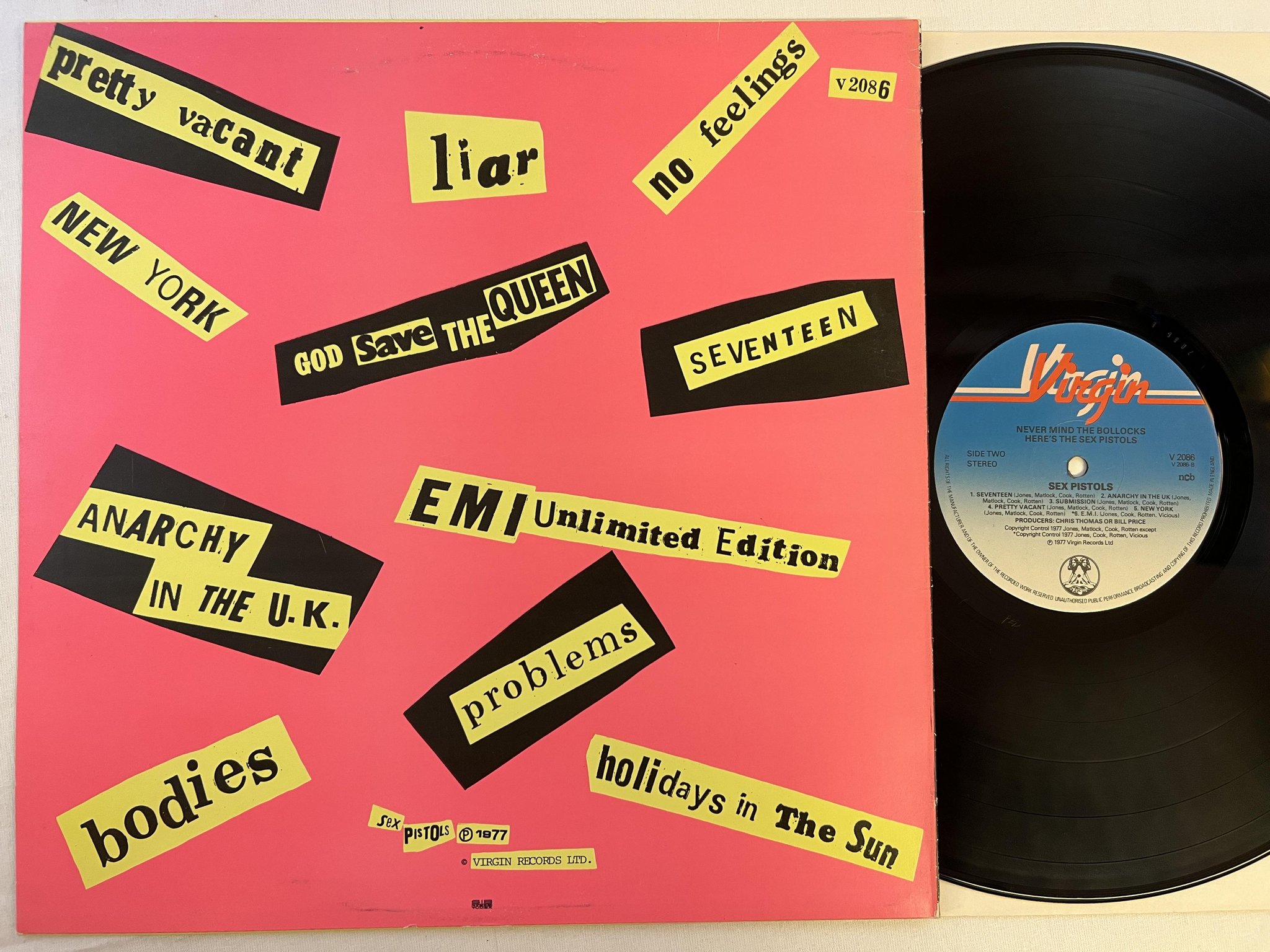 Omslagsbild för skivan SEX PISTOLS never mind the bollocks LP ncb VIRGIN V2086