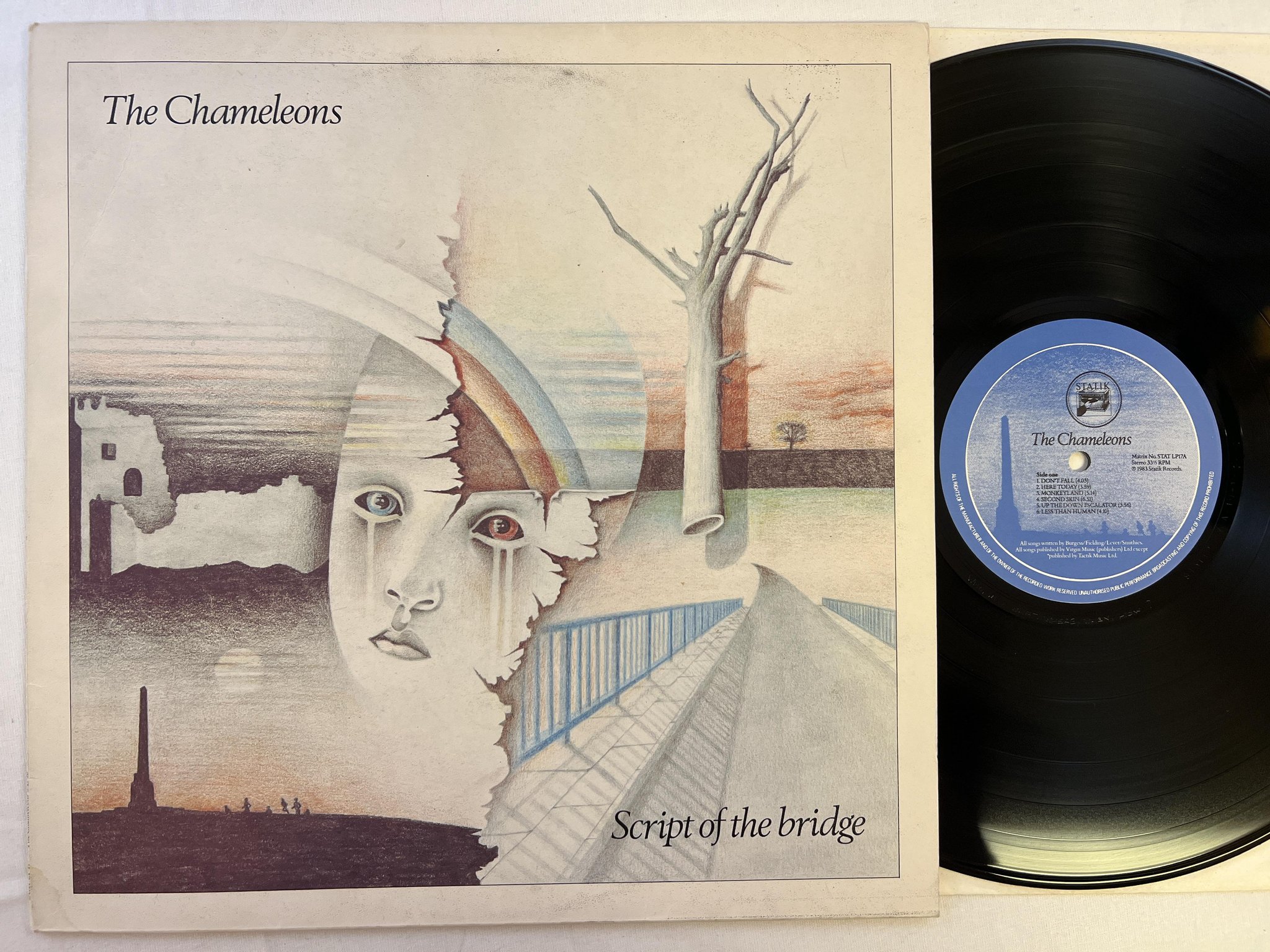 Omslagsbild för skivan THE CHAMELEONS Script Of The Bridge LP -83 UK 1st press post-punk ** rare **