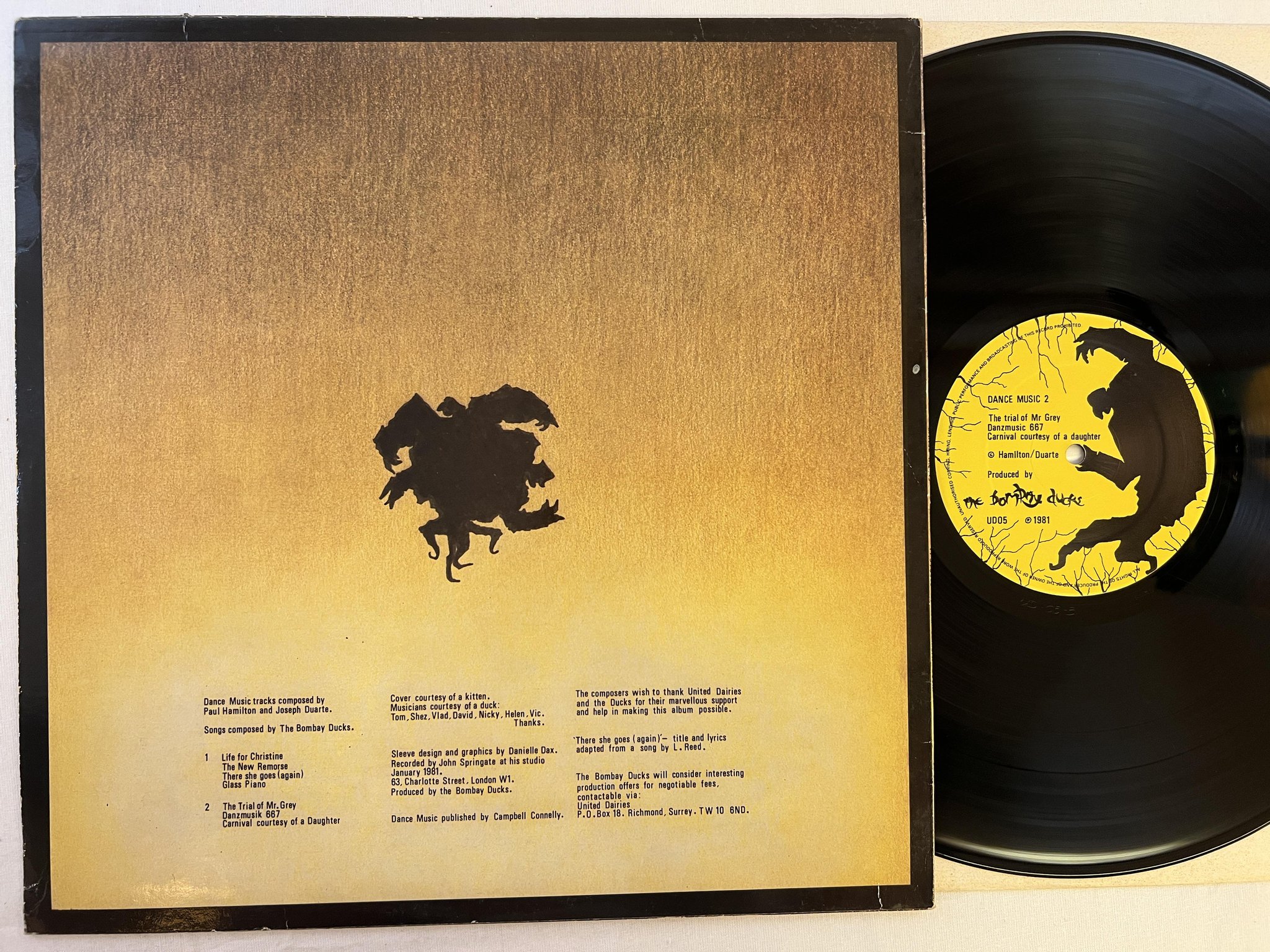 Omslagsbild för skivan THE BOMBAY DUCKS Dance Music LP -81 UK united dairies UD 05 