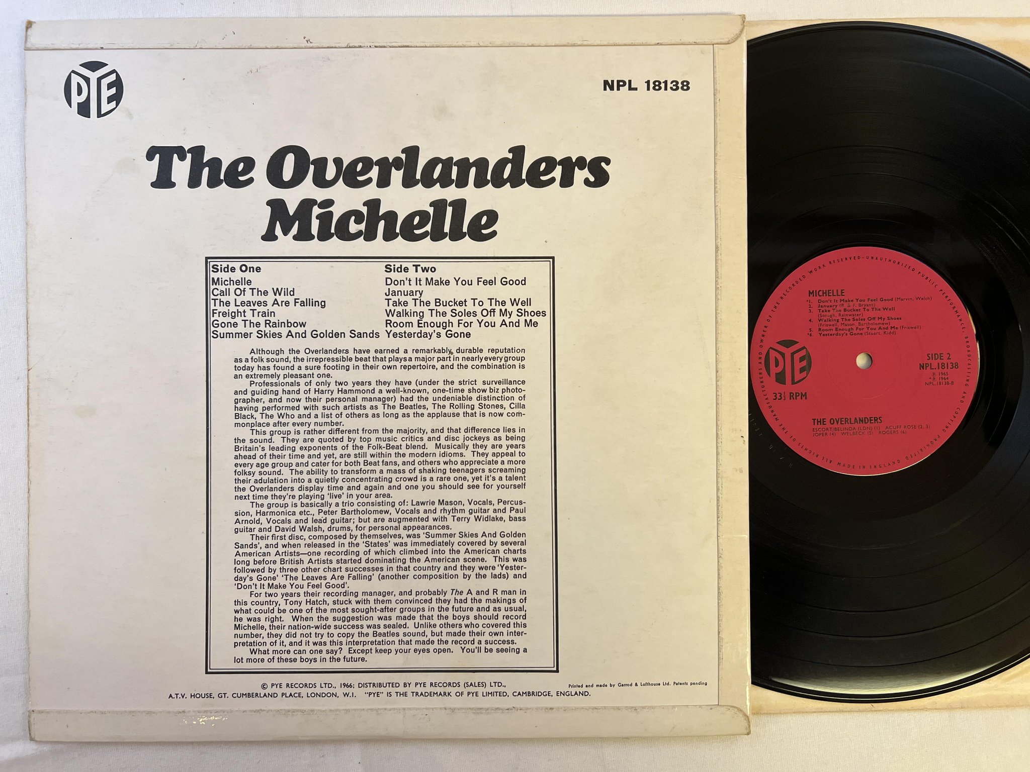 Omslagsbild för skivan THE OVERLANDERS Michelle LP -66 UK PYE NPL 18138