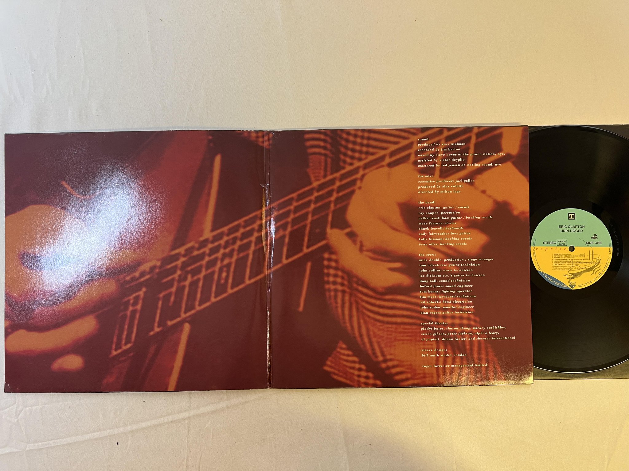 Omslagsbild för skivan ERIC CLAPTON Unplugged LP -92 Eu REPRISE 9362-45024-1