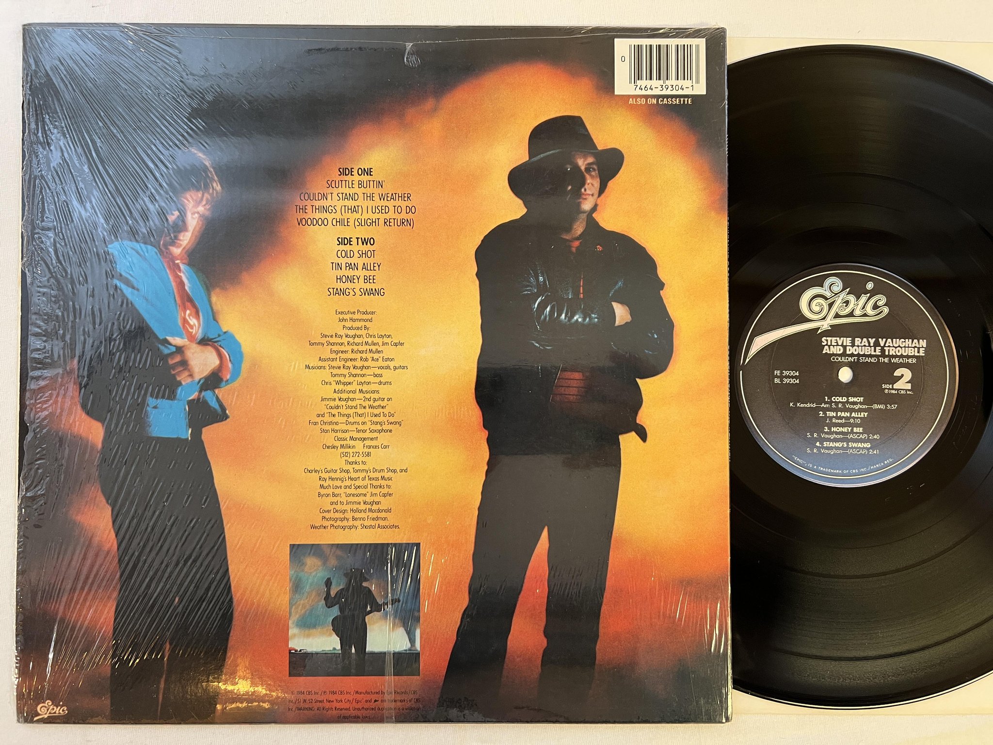 Omslagsbild för skivan STEVIE RAY VAUHAN AND DOUBLE TROUBLE couldn't stand the weather LP -84 US