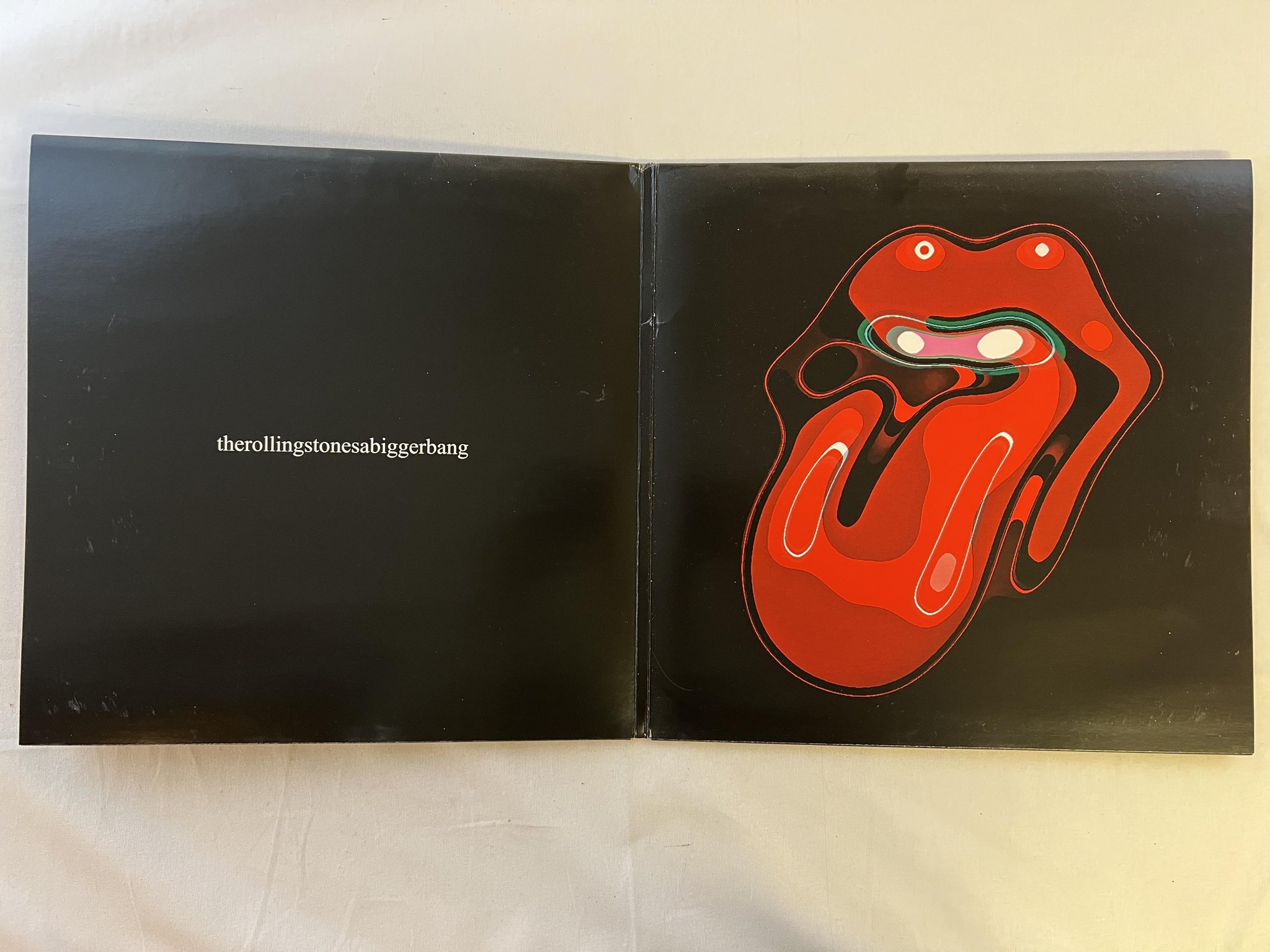 Omslagsbild för skivan ROLLING STONES A Bigger Bang 2xLP 2005 VIRGIN 00946 3300671 3