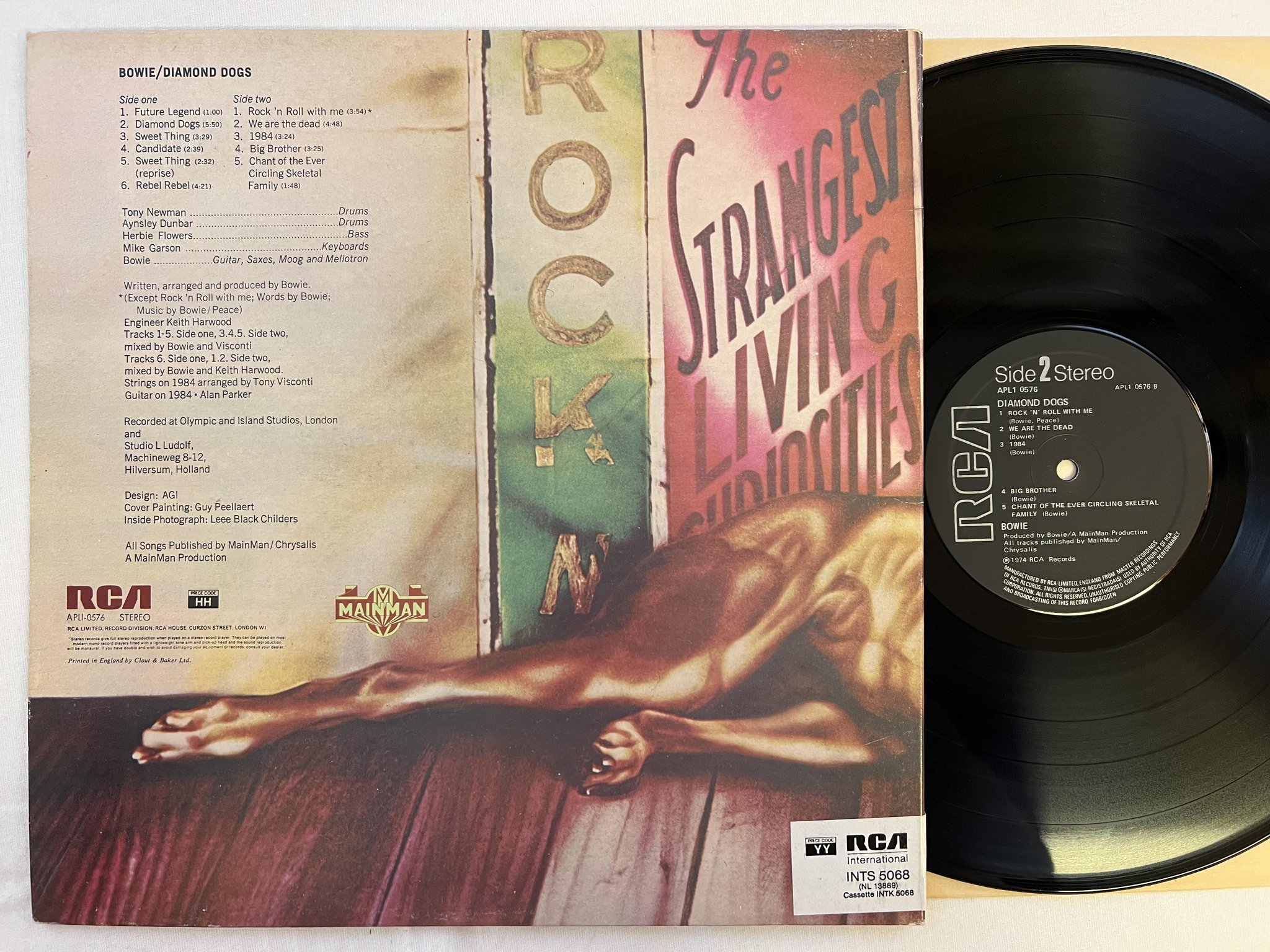 Omslagsbild för skivan DAVID BOWIE diamond dogs LP re UK RCA APL1 0576