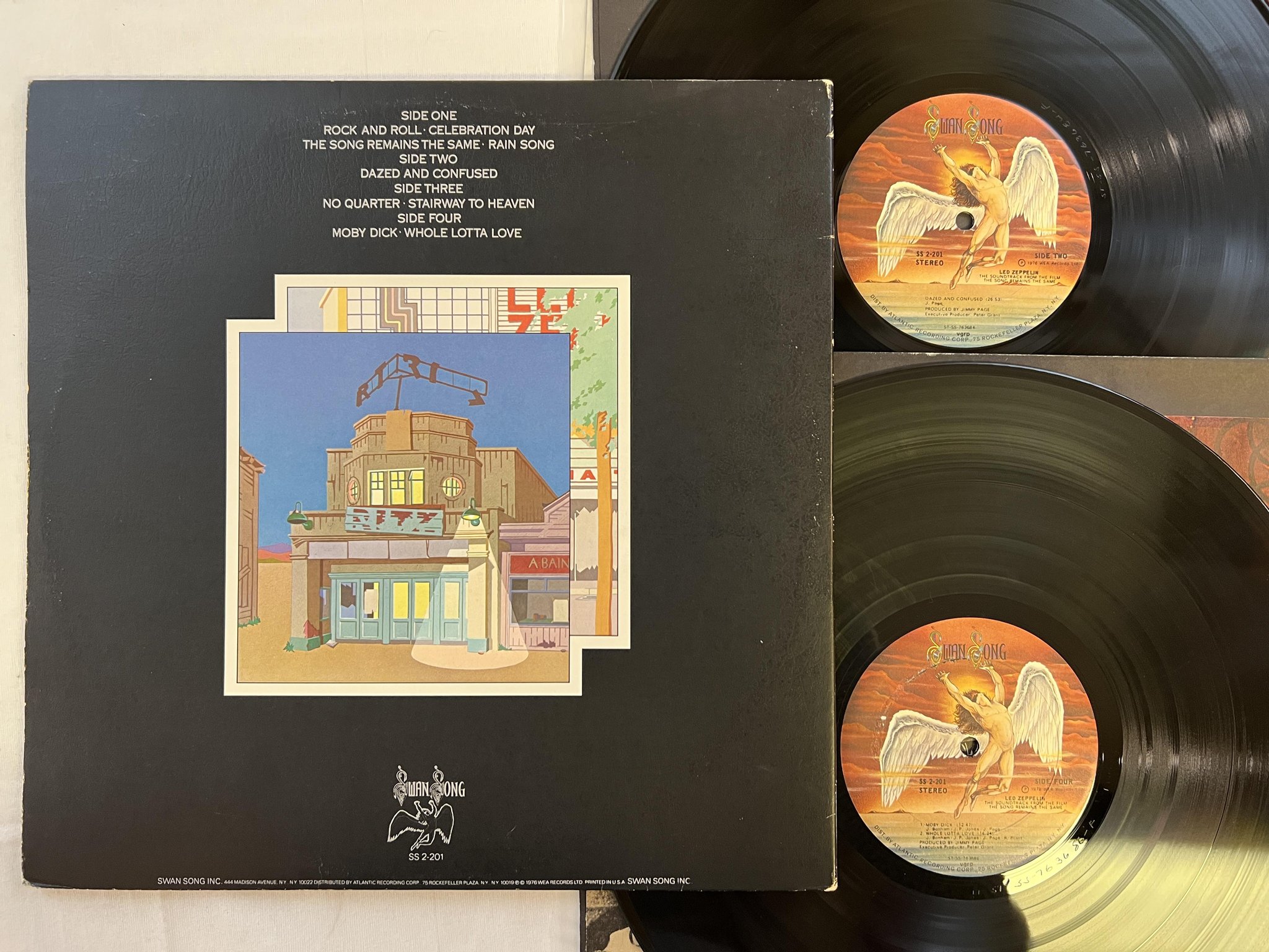 Omslagsbild för skivan LED ZEPPELIN The Song Remains The Same 2xLP -76 US SWAN SONG SS 2-201