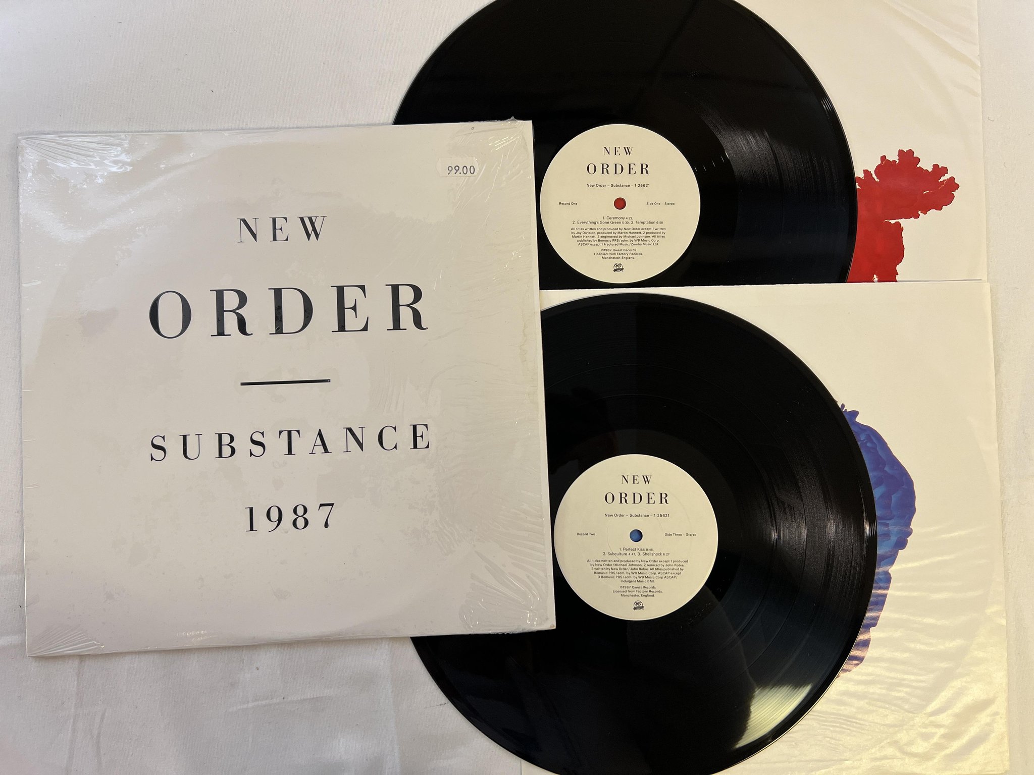 Omslagsbild för skivan NEW ORDER substance 2xLP -87 US QWEST 1-25621 