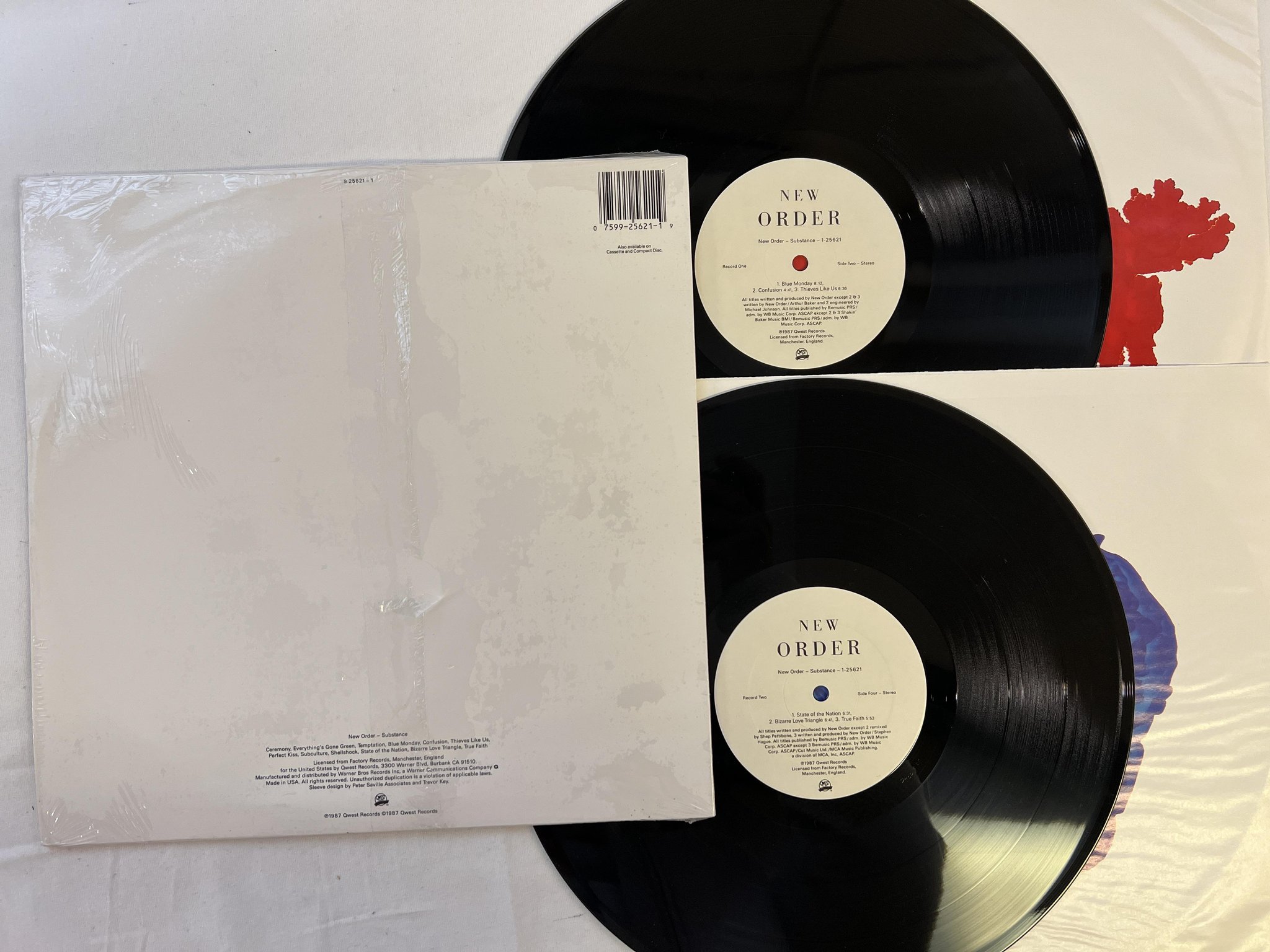 Omslagsbild för skivan NEW ORDER substance 2xLP -87 US QWEST 1-25621 
