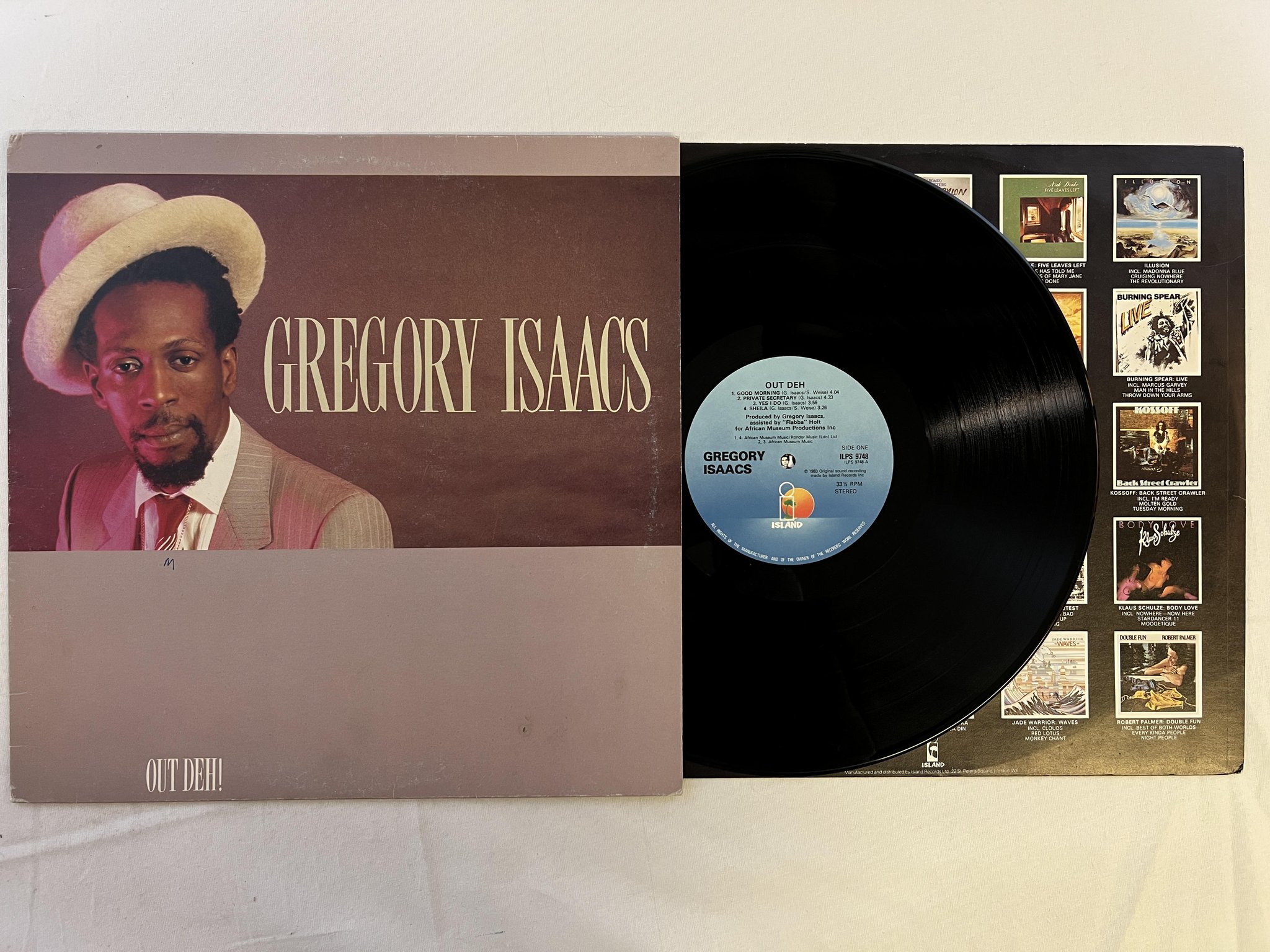 Omslagsbild för skivan GREGORY ISAACS out deh LP -83 UK ISLAND ILPS 9748
