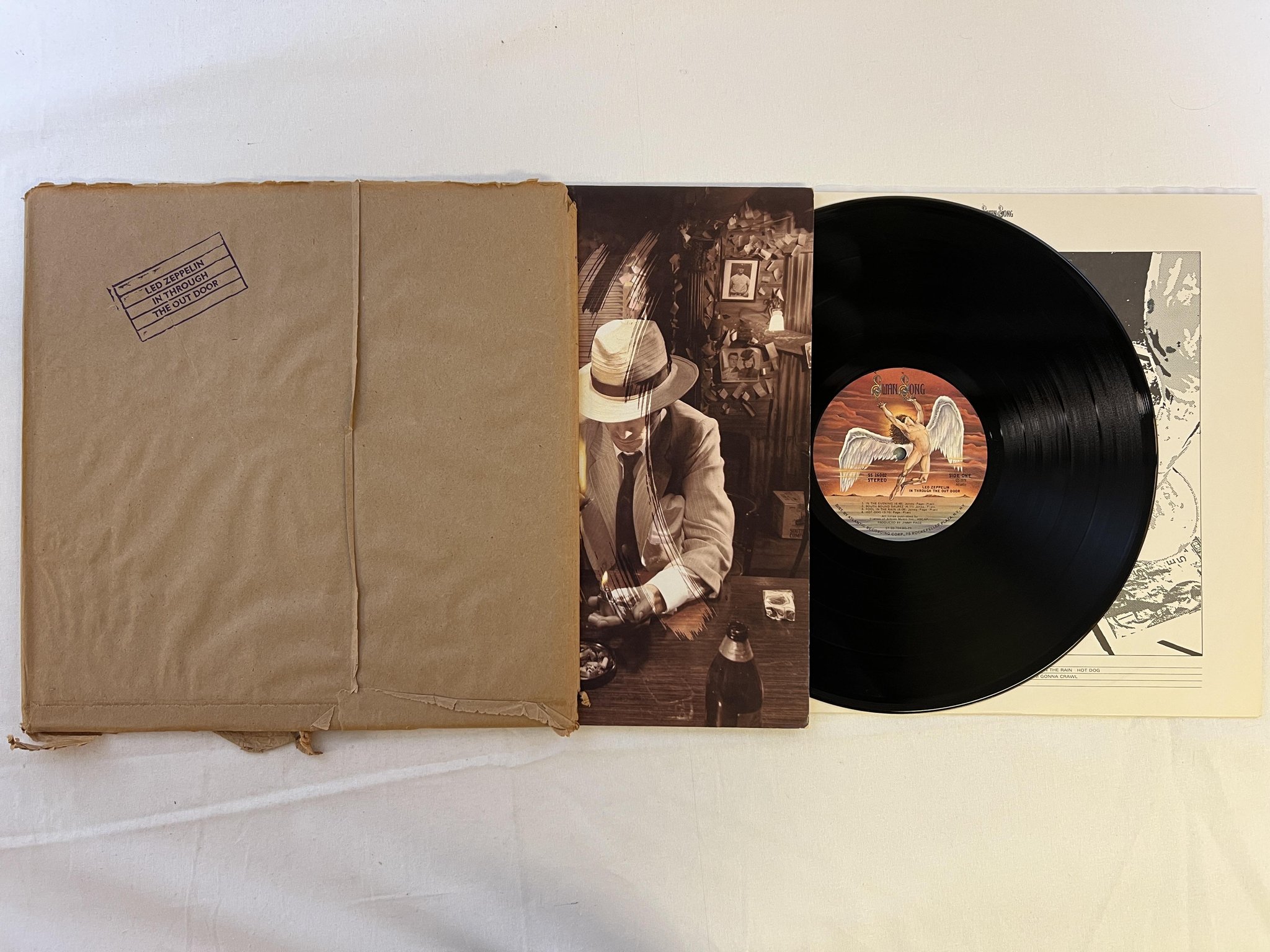 Omslagsbild för skivan LED ZEPPELIN in through the door LP -79 US SWAN SONG SS 16002 "C" cover