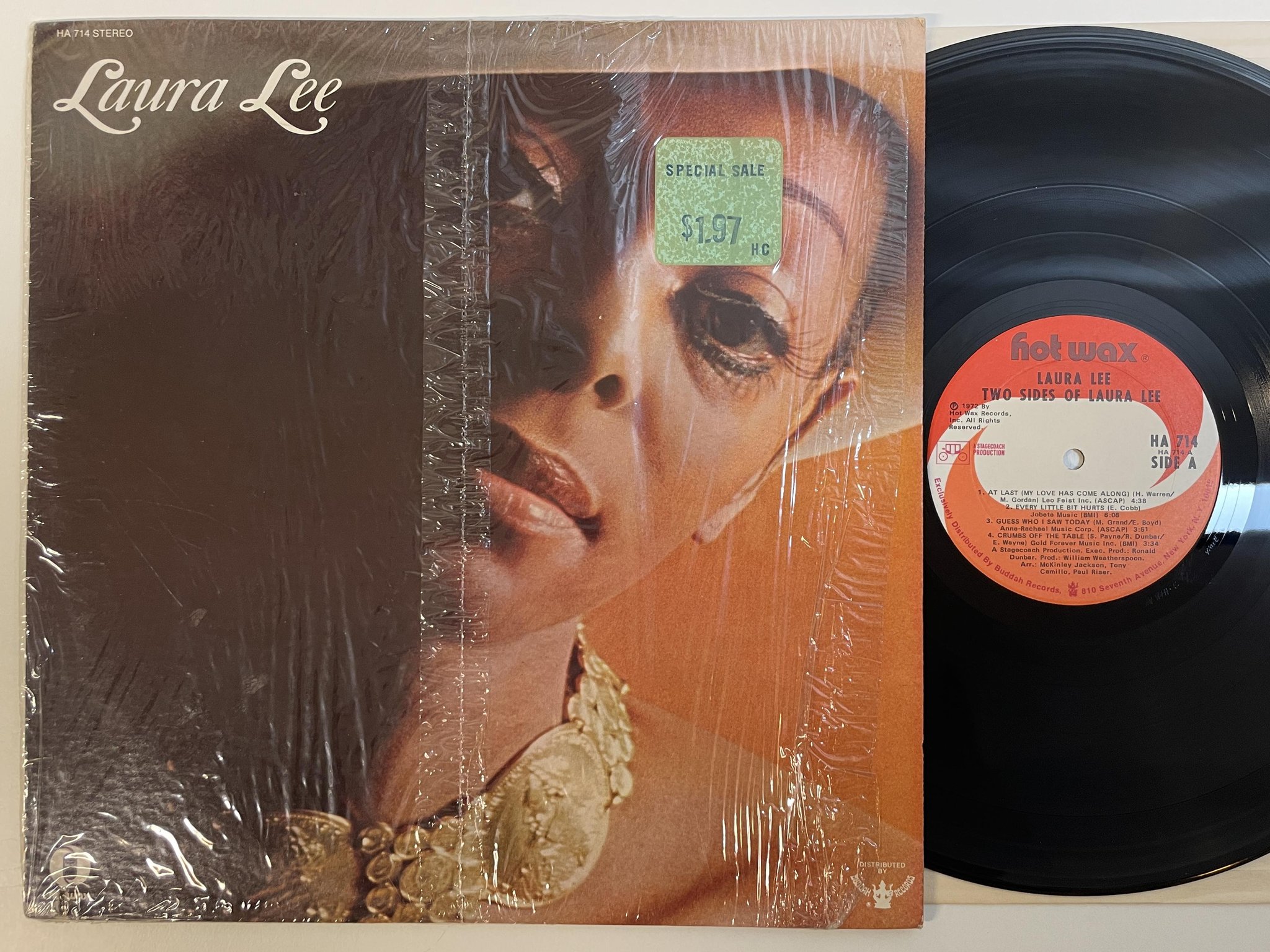 Omslagsbild för skivan LAURA LEE Two Sides Of..  LP -72 US HOT WAX HA-714 "crumbs off the table"