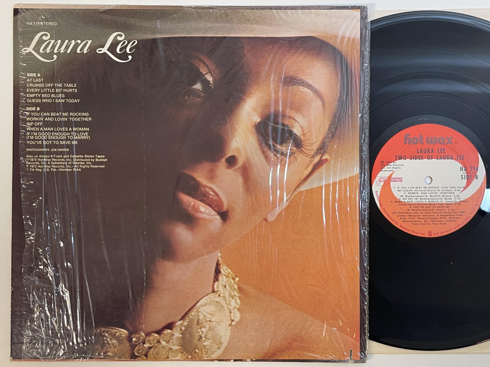 Omslagsbild för skivan LAURA LEE Two Sides Of..  LP -72 US HOT WAX HA-714 "crumbs off the table"