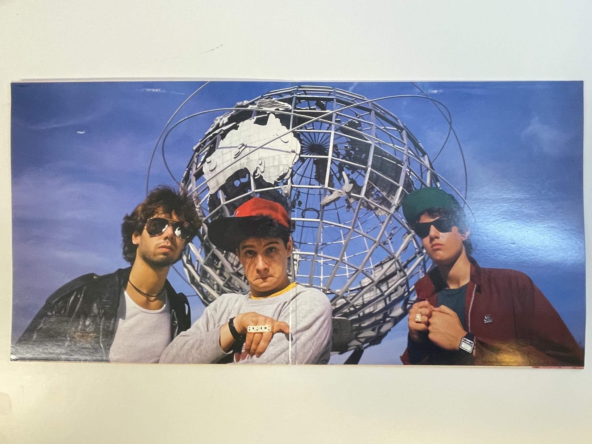 Omslagsbild för skivan BEASTIE BOYS licenced to ill LP -86 Hol CBS DEF 4500621