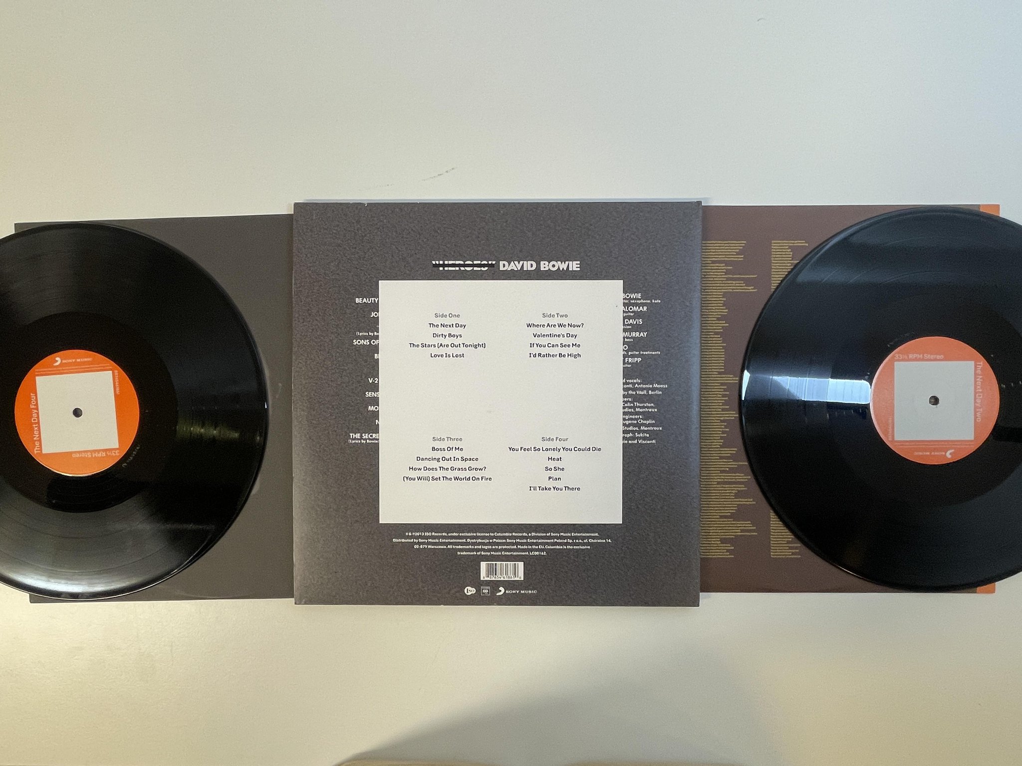 Omslagsbild för skivan DAVID BOWIE The Next Day LP 2013 EU iso records 108 gram 88765 46186 1