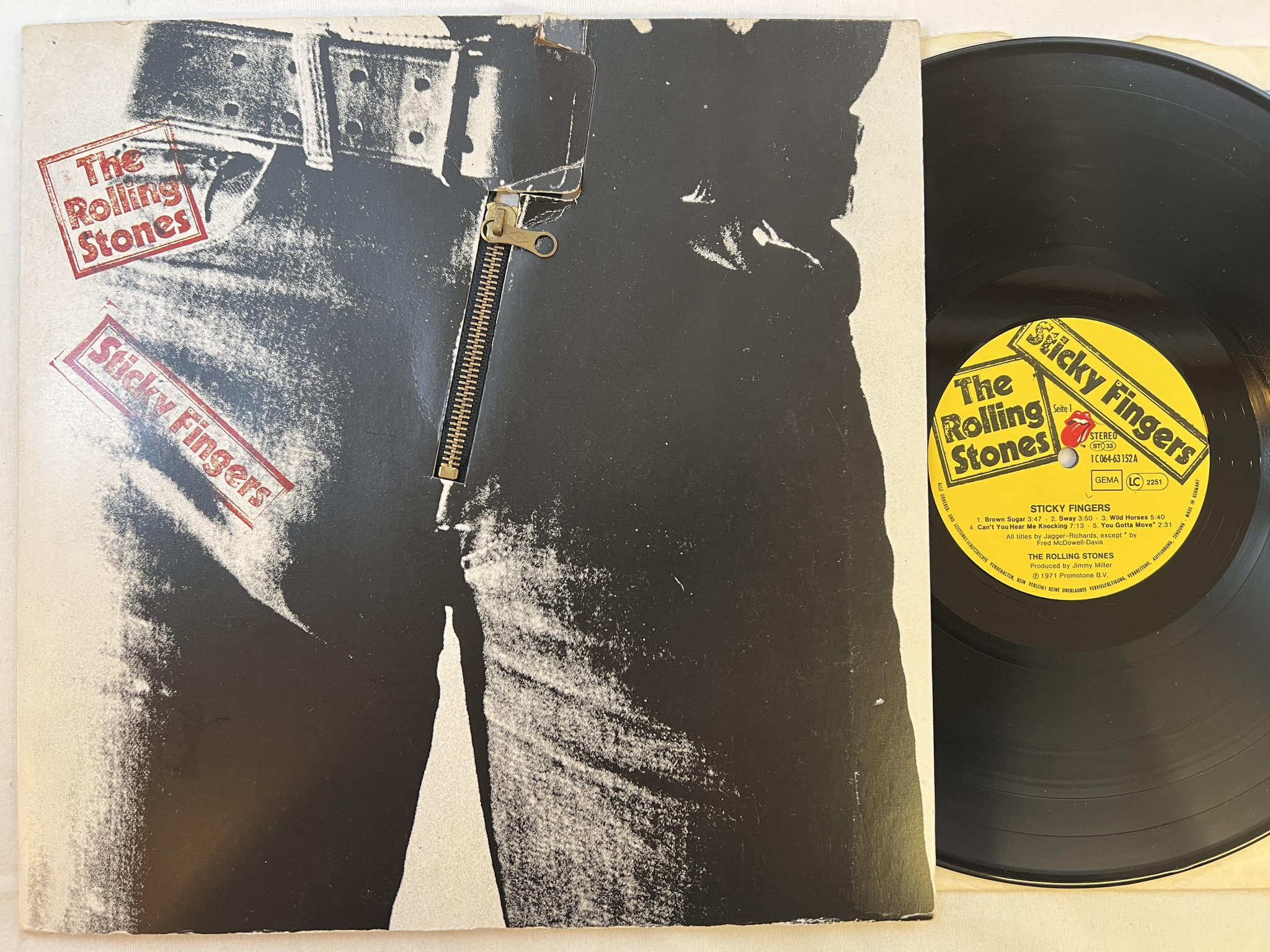 Omslagsbild för skivan ROLLING STONES sticky fingers LP Ger 1C 064-63152 Andy Warhol art work