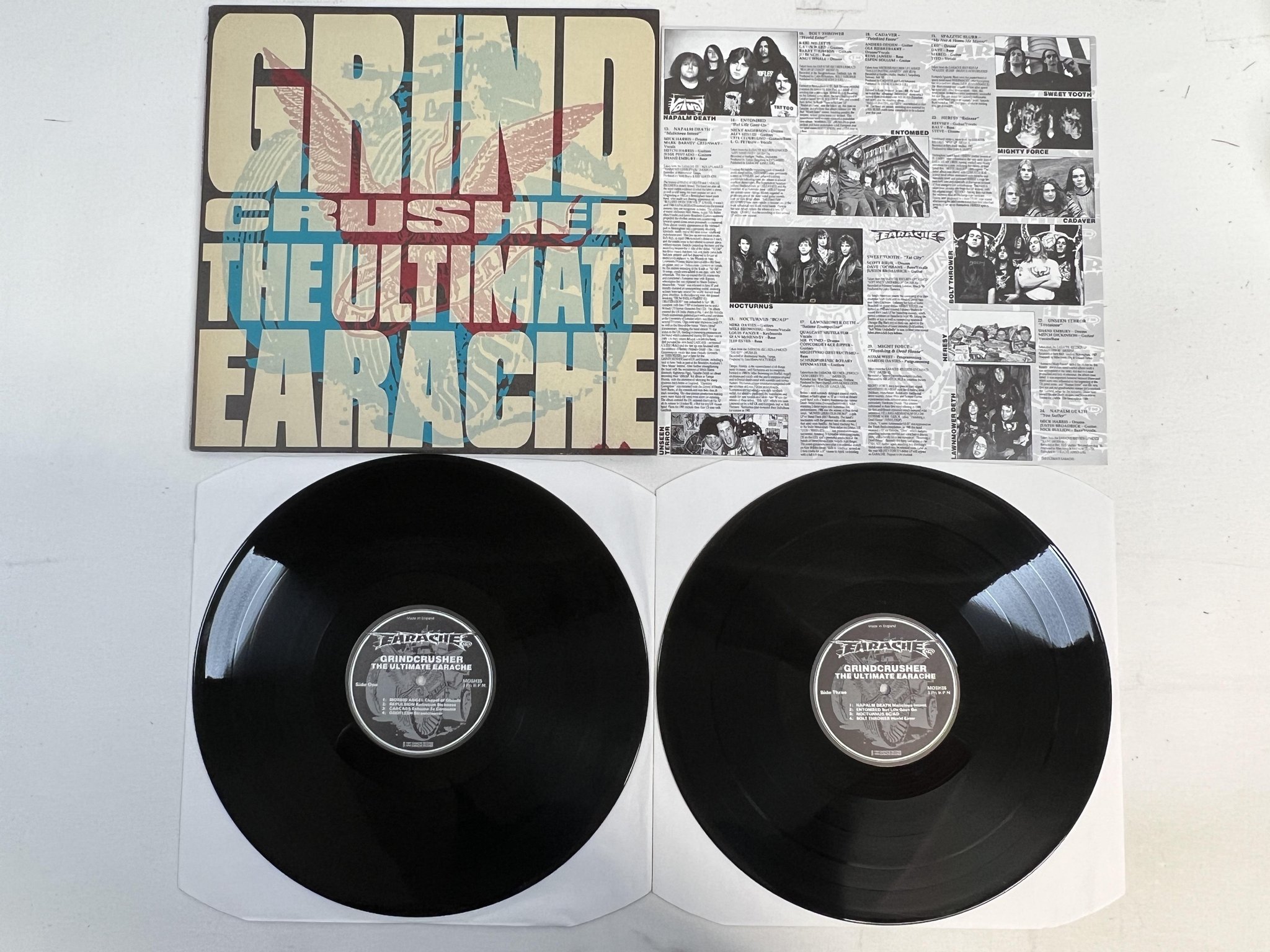 Omslagsbild för skivan V/A Grindcrusher - The Ultimate Earache 2xLP -91 EARACHE MOSH35