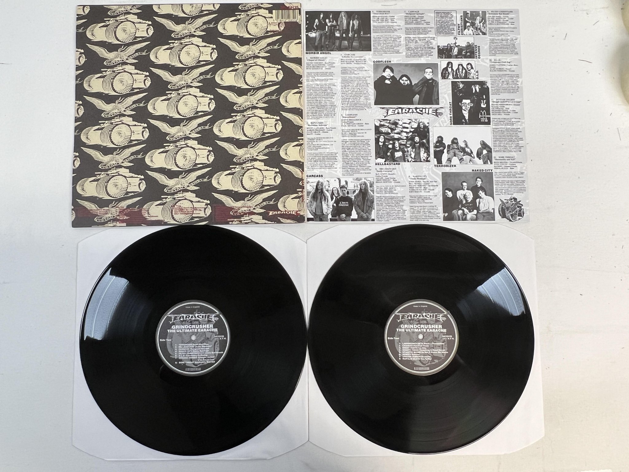 Omslagsbild för skivan V/A Grindcrusher - The Ultimate Earache 2xLP -91 EARACHE MOSH35