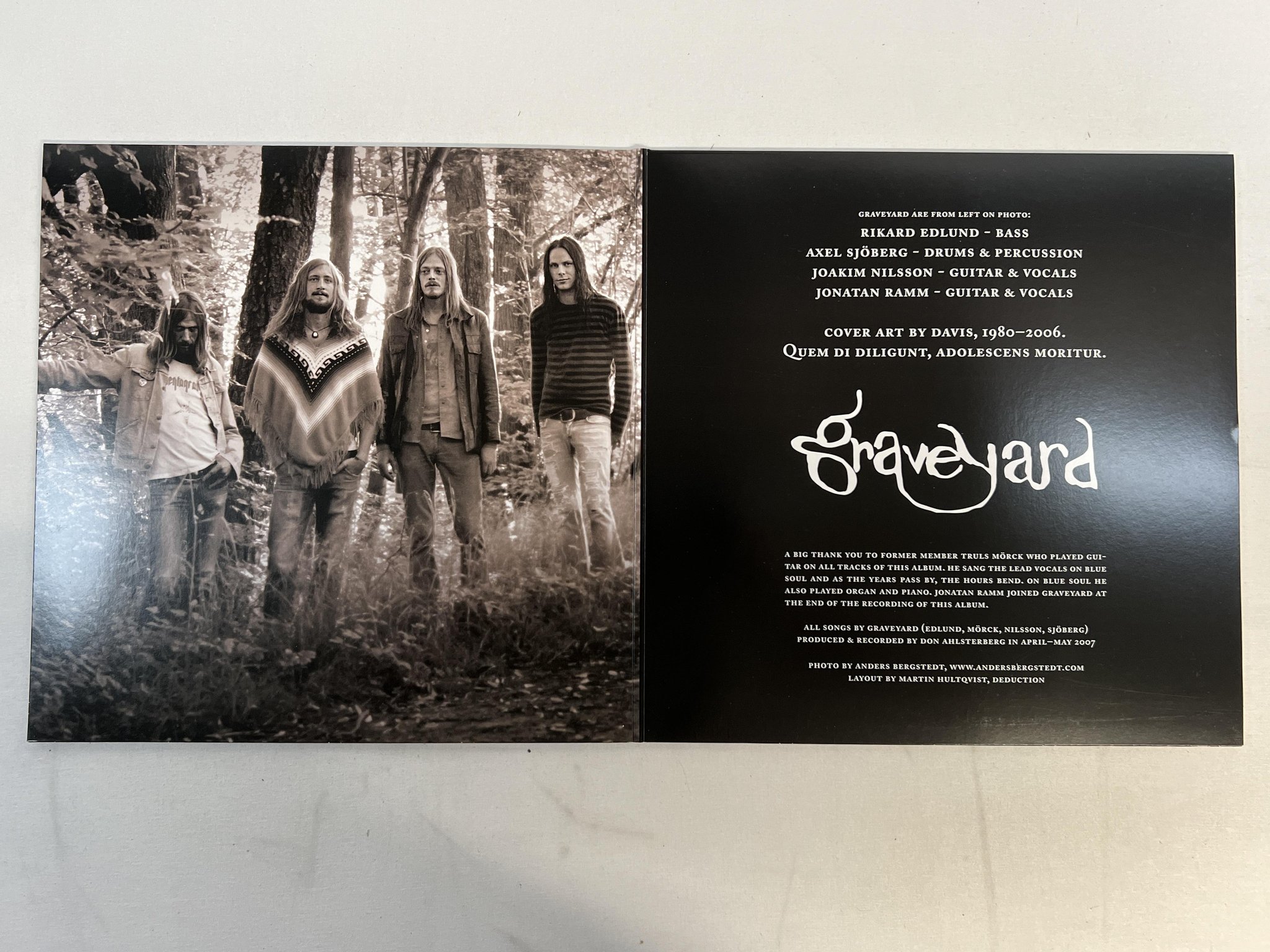 Omslagsbild för skivan GRAVEYARD s/t LP 2011 Swe STRANDED EKO 151 ** great album **