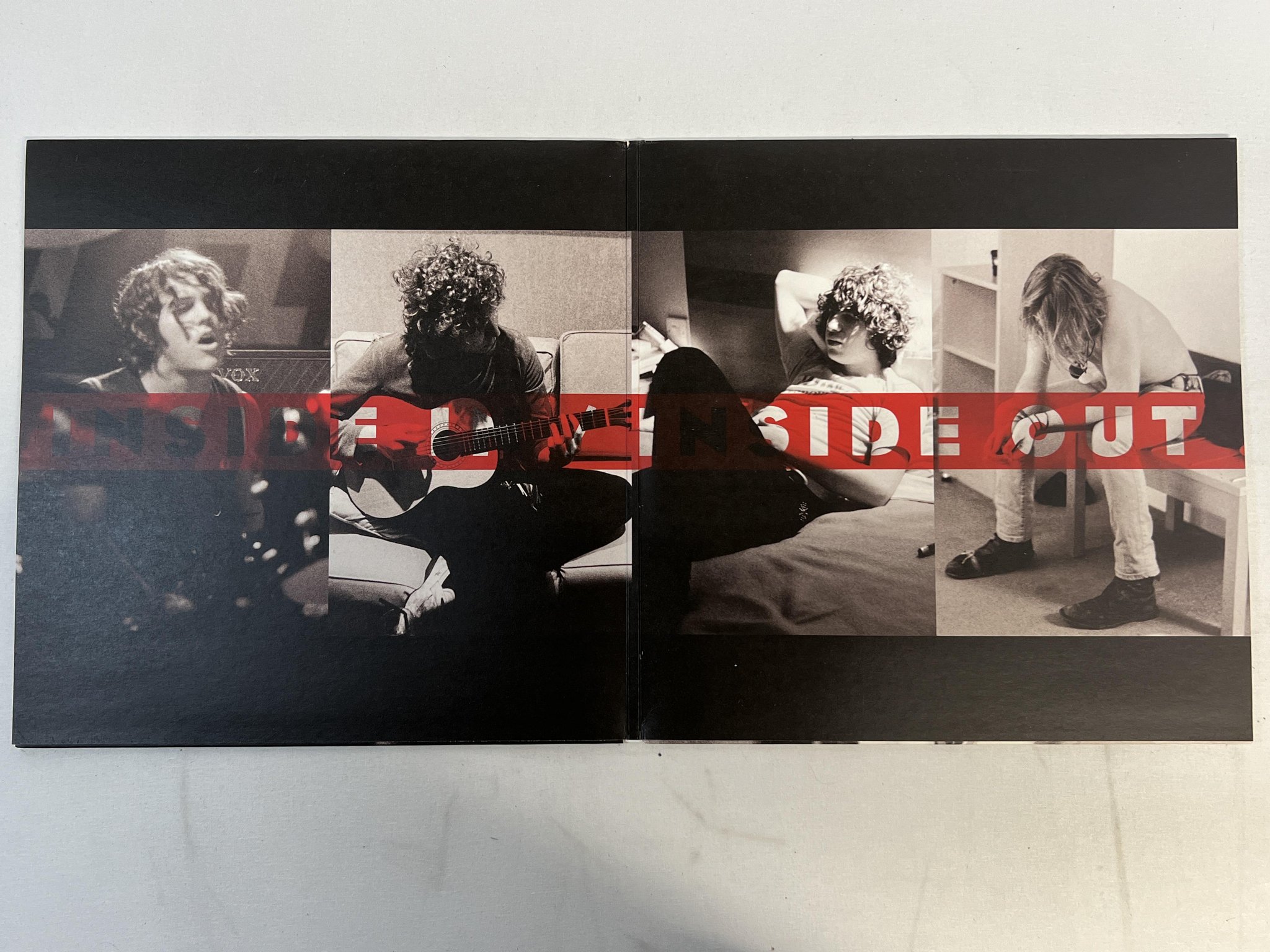 Omslagsbild för skivan THE KOOKS Inside In / Inside Out 2xLP 2006 UK VIRGIN 0094635013115 ** RARE **