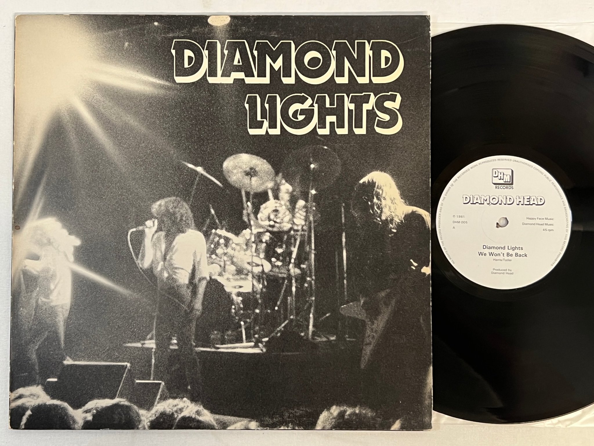 Omslagsbild för skivan DIAMOND HEAD Diamond Lights 12"EP -81 UK DHM 005 ** heavy metal **