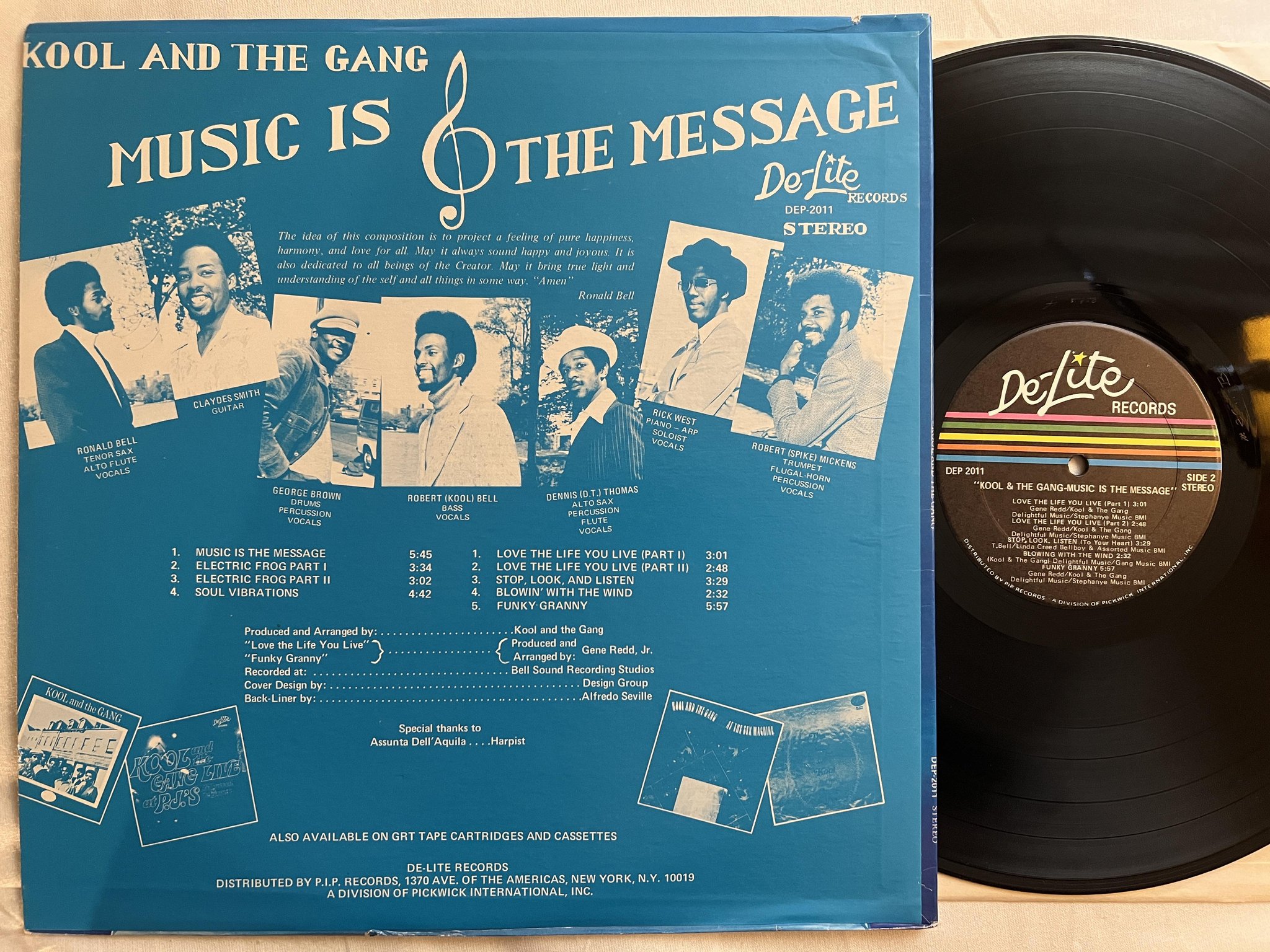 Omslagsbild för skivan KOOL AND THE GANG music is the message LP -72 US DE-LITE DEP-2011 soul !!!