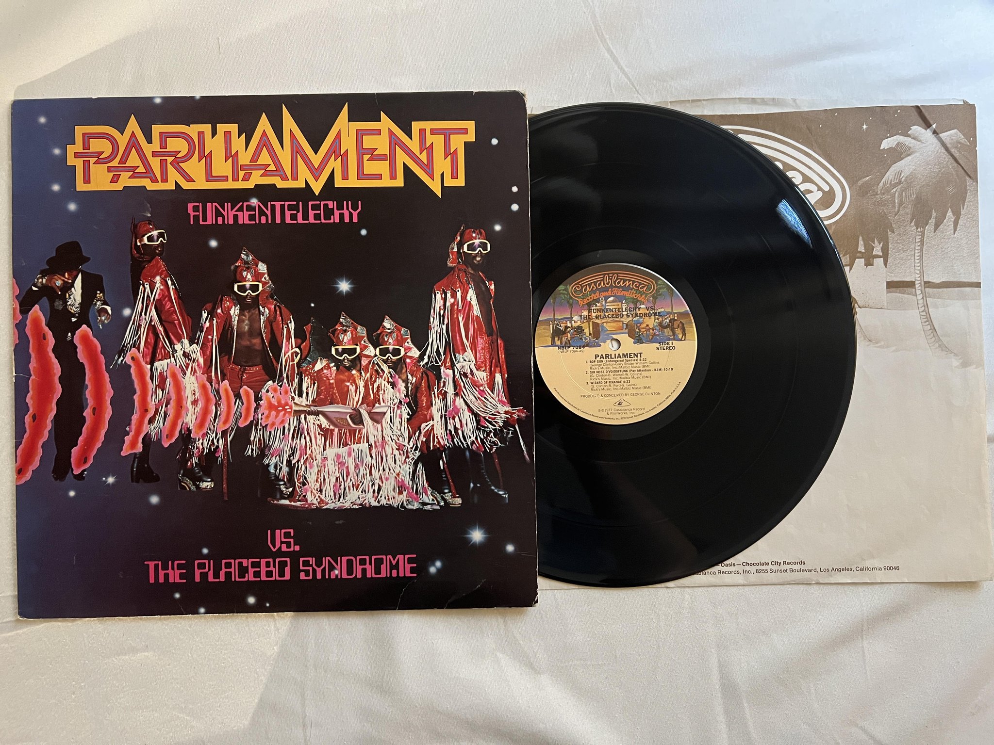 Omslagsbild för skivan PARLIAMENT Funkentelechy Vs. The Placebo Syndrome LP -77 US CASABLANCA NBLP 7084