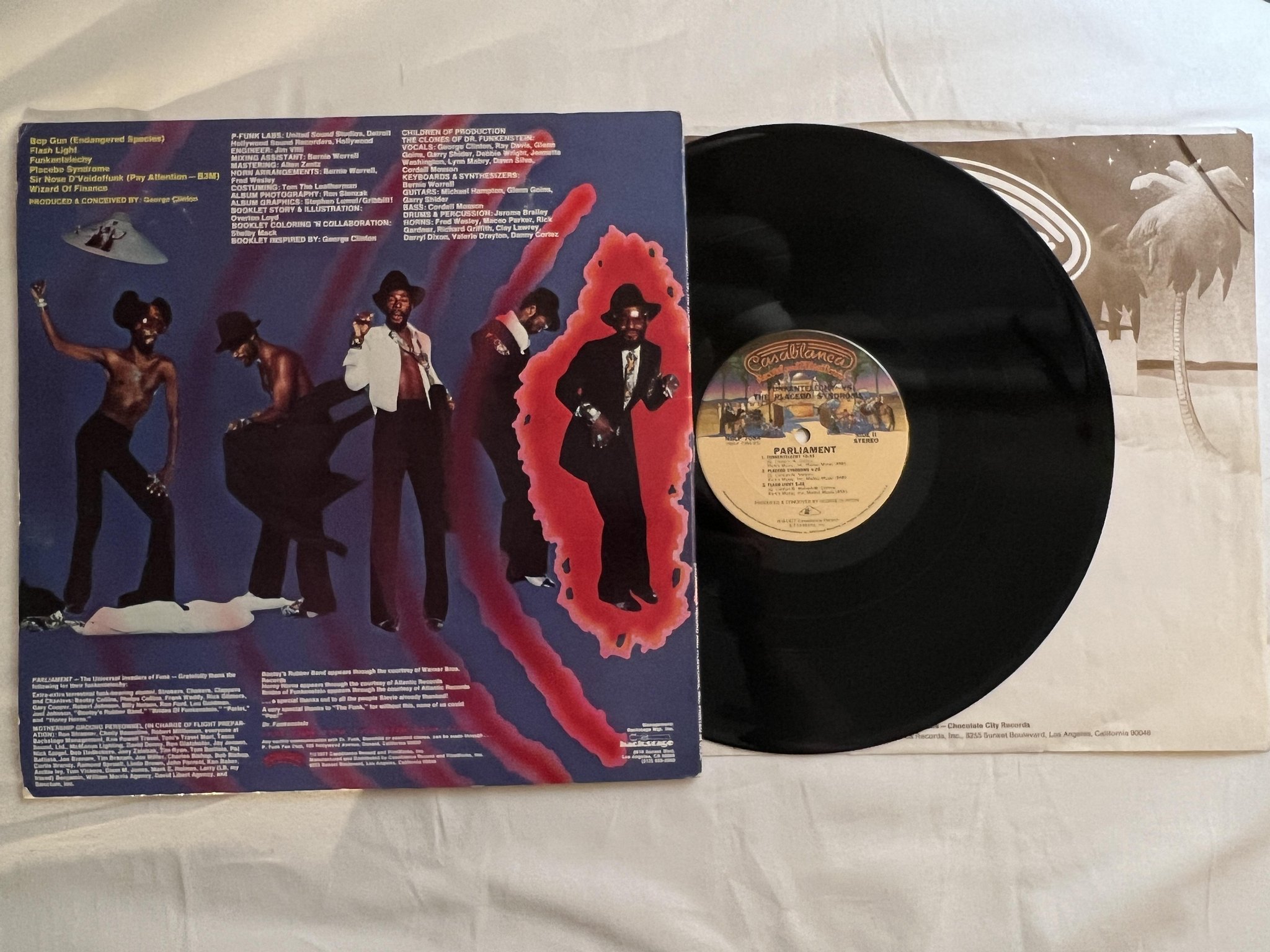 Omslagsbild för skivan PARLIAMENT Funkentelechy Vs. The Placebo Syndrome LP -77 US CASABLANCA NBLP 7084
