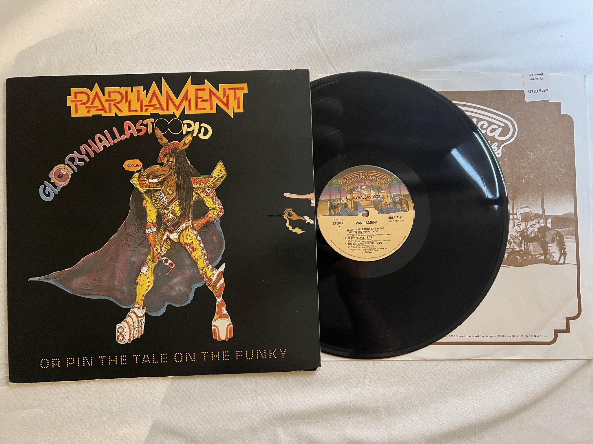Omslagsbild för skivan PARLIAMENT GloryHallaStoopid LP -79 US CASABLANCA NBLP 7195 ** FUNK **