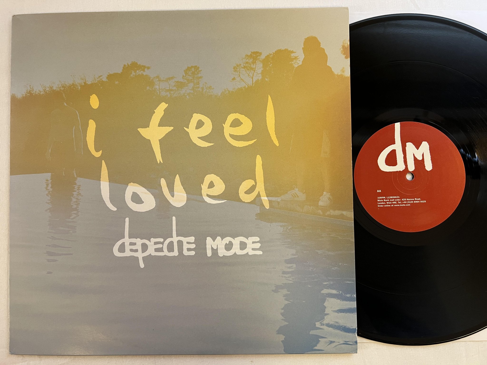Omslagsbild för skivan DEPECHE MODE I feel loved 12"single 2001 UK 12BONG31  