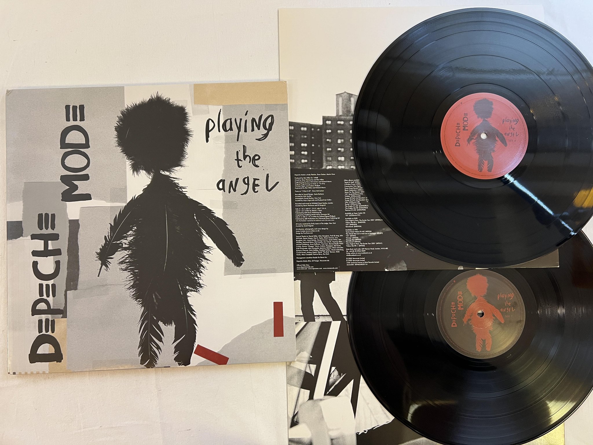 Omslagsbild för skivan DEPECHE MODE playing the angel 2xLP 2005 MUTE stumm260 ** RARE **