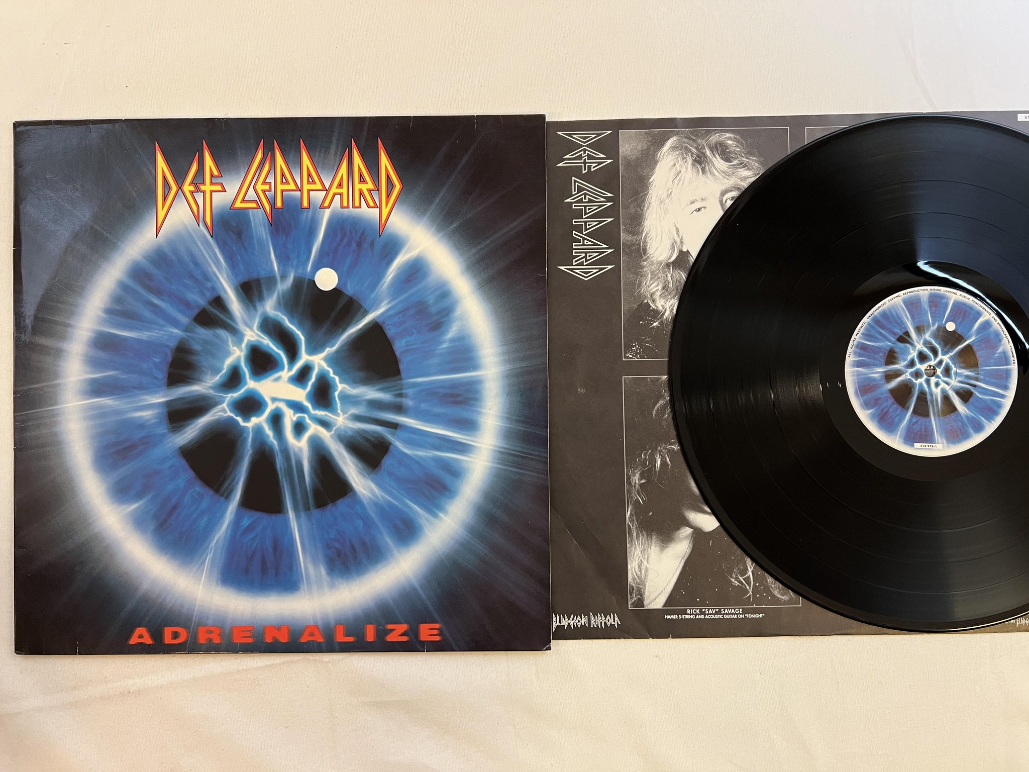 Omslagsbild för skivan DEF LEPPARD adrenalize LP -92 BLUDGEON RIFFOLA 510 978-1 