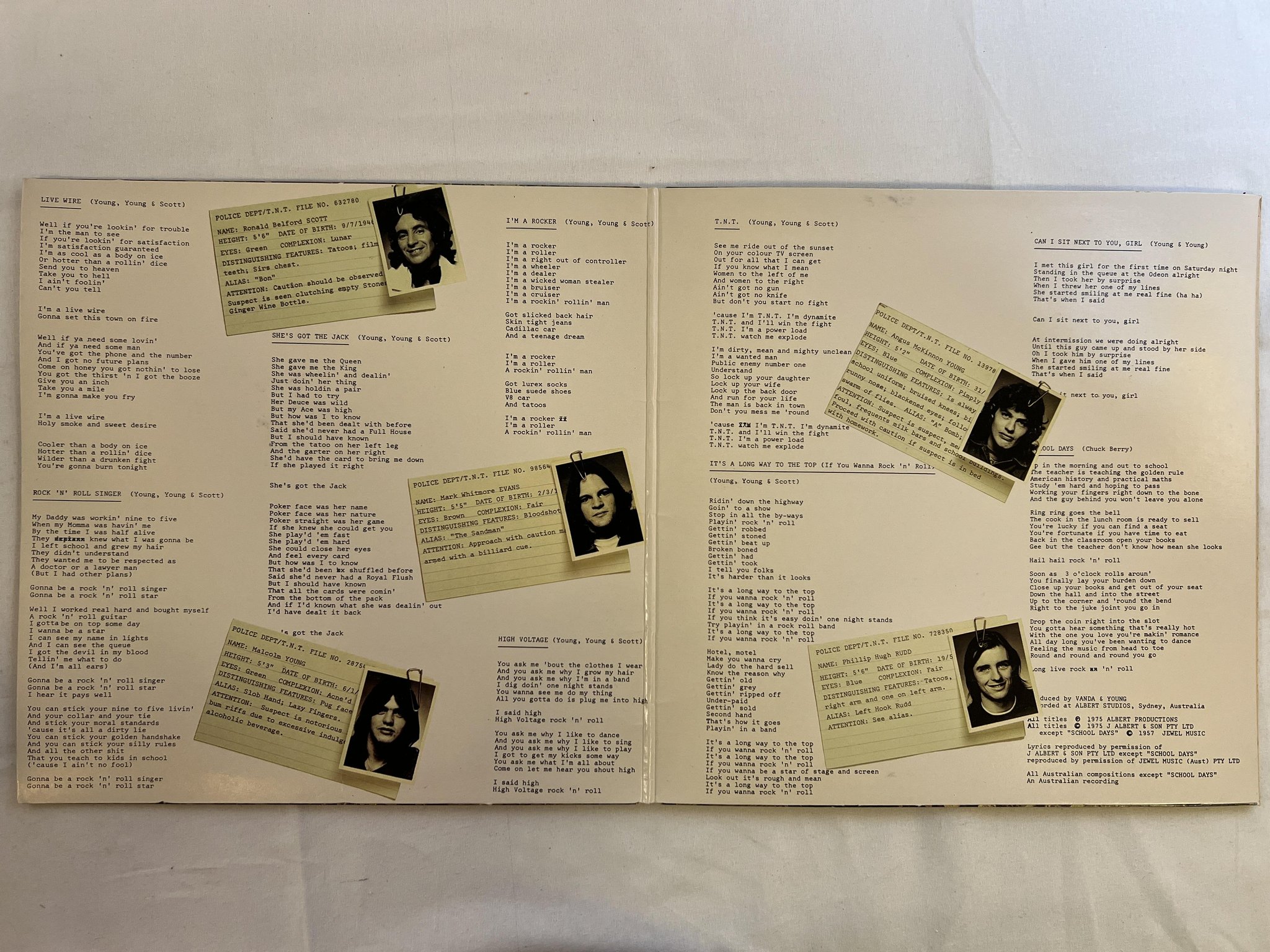 Omslagsbild för skivan AC/DC  T.N.T. LP -81 New Zealand ALBERT APLP 016 ** RARE **