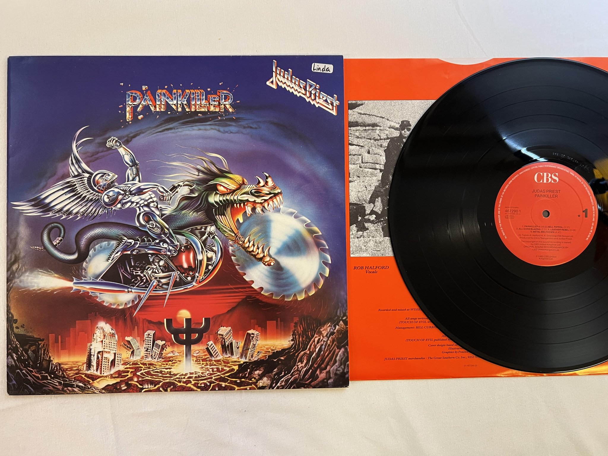 Omslagsbild för skivan JUDAS PRIEST painkiller LP -90 Hol CBS 4672901