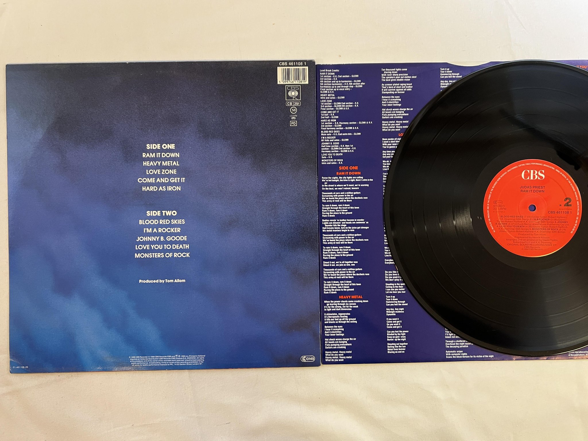 Omslagsbild för skivan JUDAS PRIEST ram it down LP -88 Hol CBS 4611081