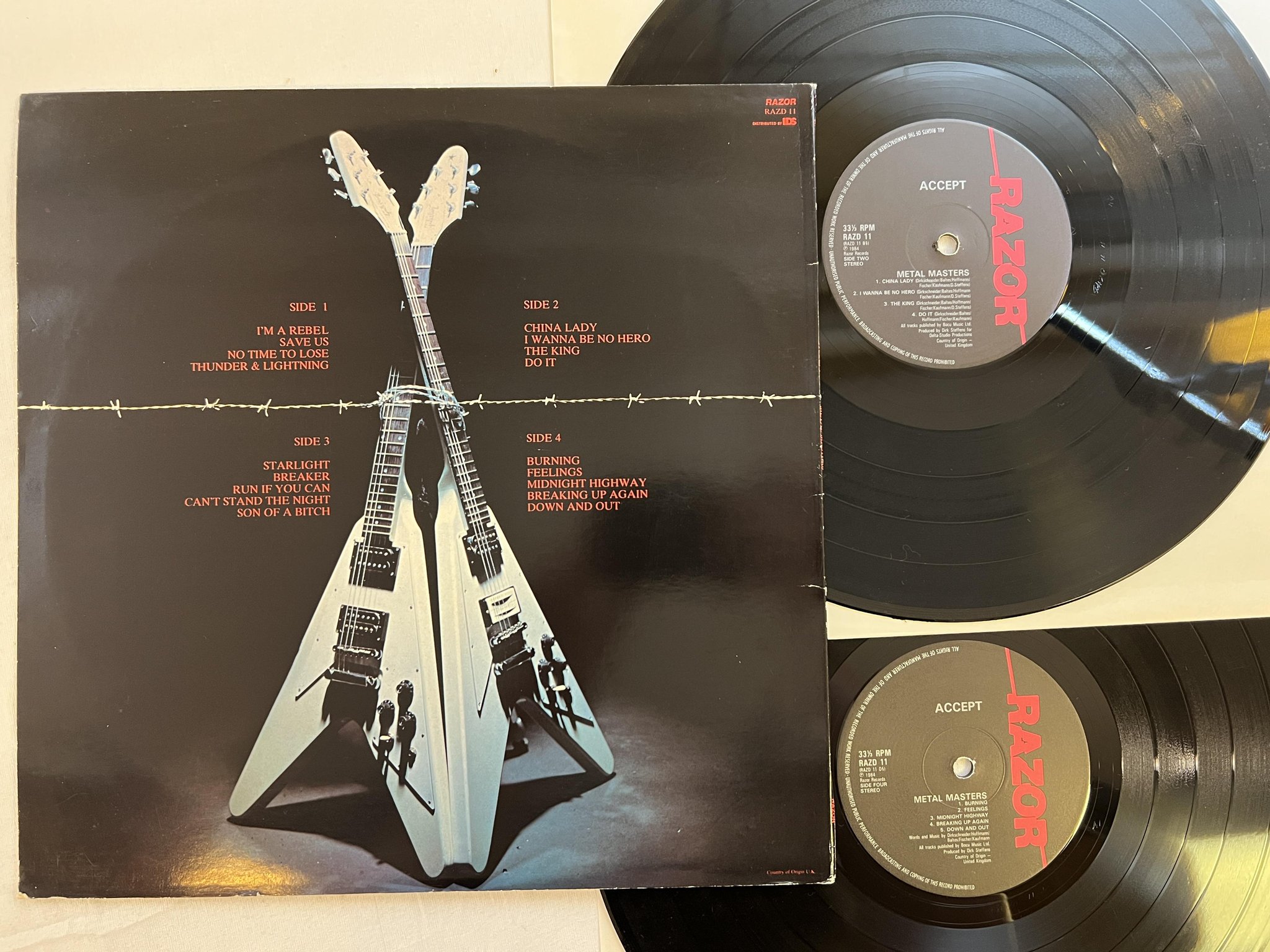 Omslagsbild för skivan ACCEPT metal masters 2xLP -84 UK RAZOR RAZD 11