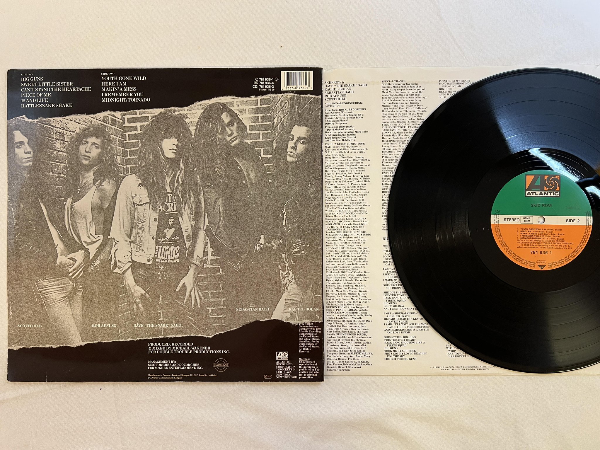 Omslagsbild för skivan SKID ROW Skid Row LP -89 ATLANTIC 781 936-1