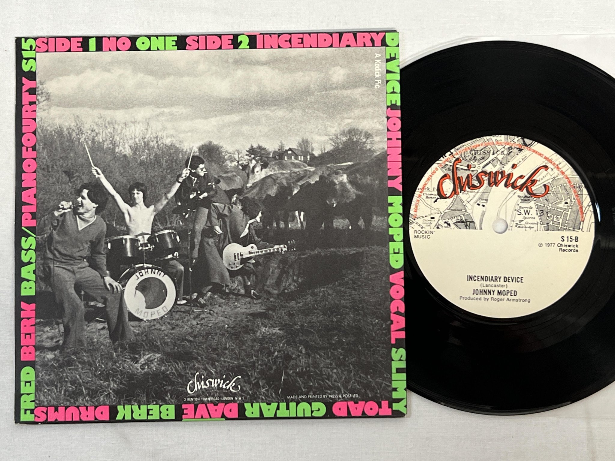 Omslagsbild för skivan JOHNNY MOPED no one 7"single UK CHISWICK S 15 ** PUNK **