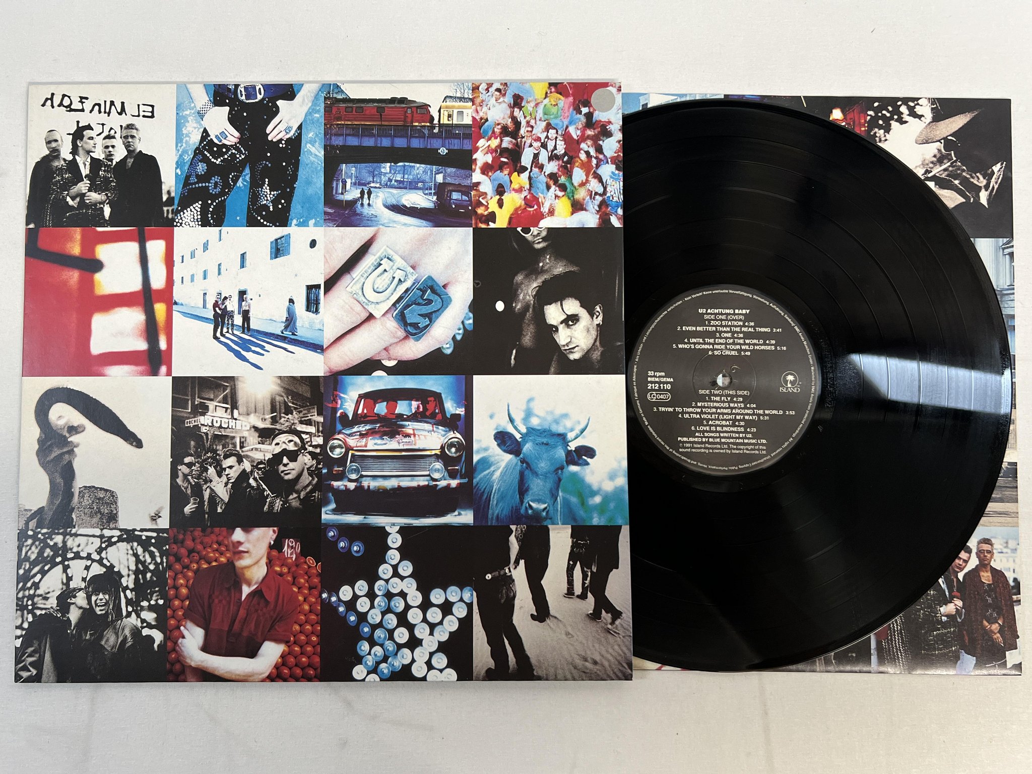 Omslagsbild för skivan U2 Achtung Baby LP EU ISLAND 212 110 "Love Is Blindness"