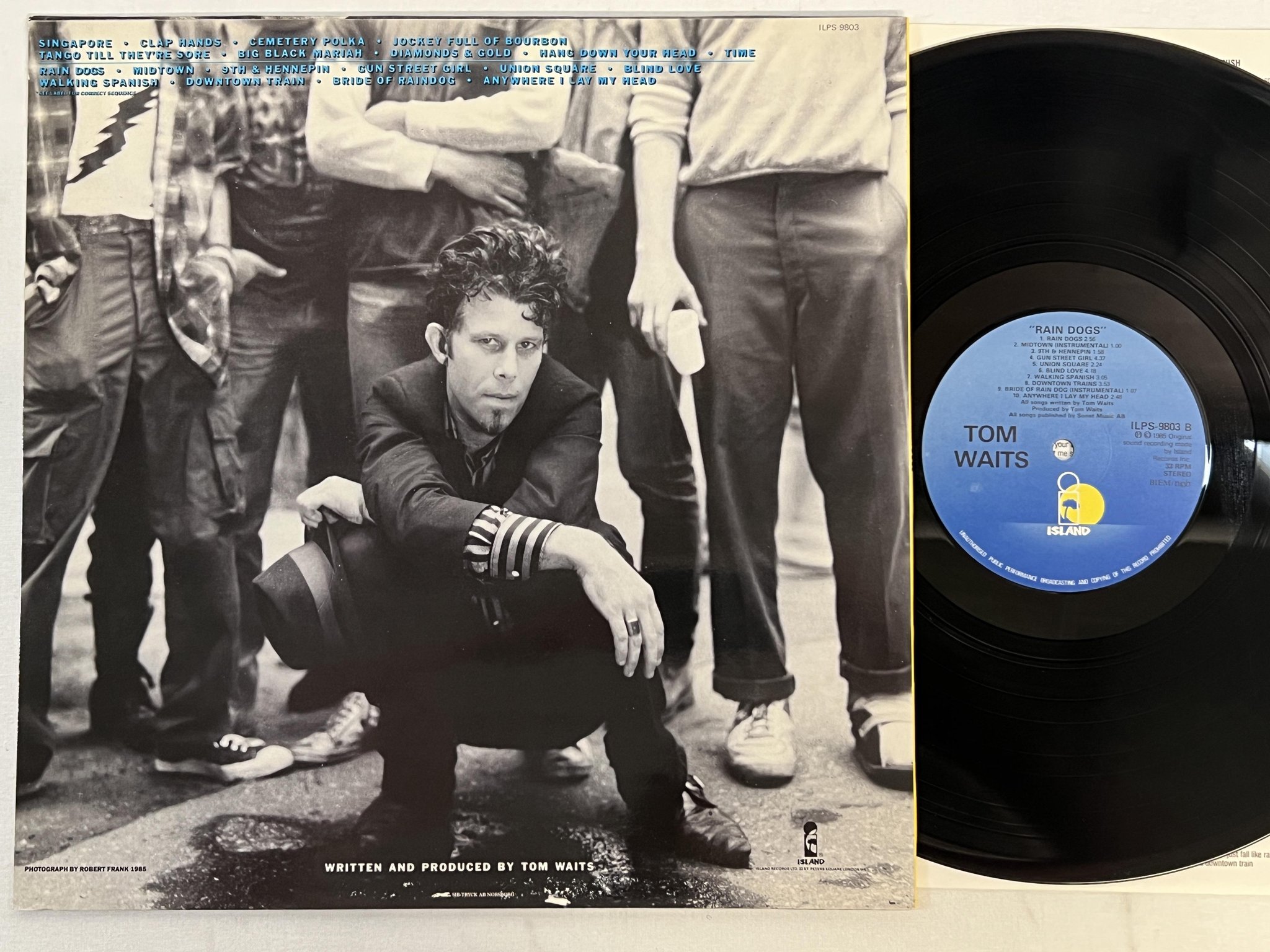 Omslagsbild för skivan TOM WAITS rain dogs LP -85 ncb ISLAND  ILPS 9803