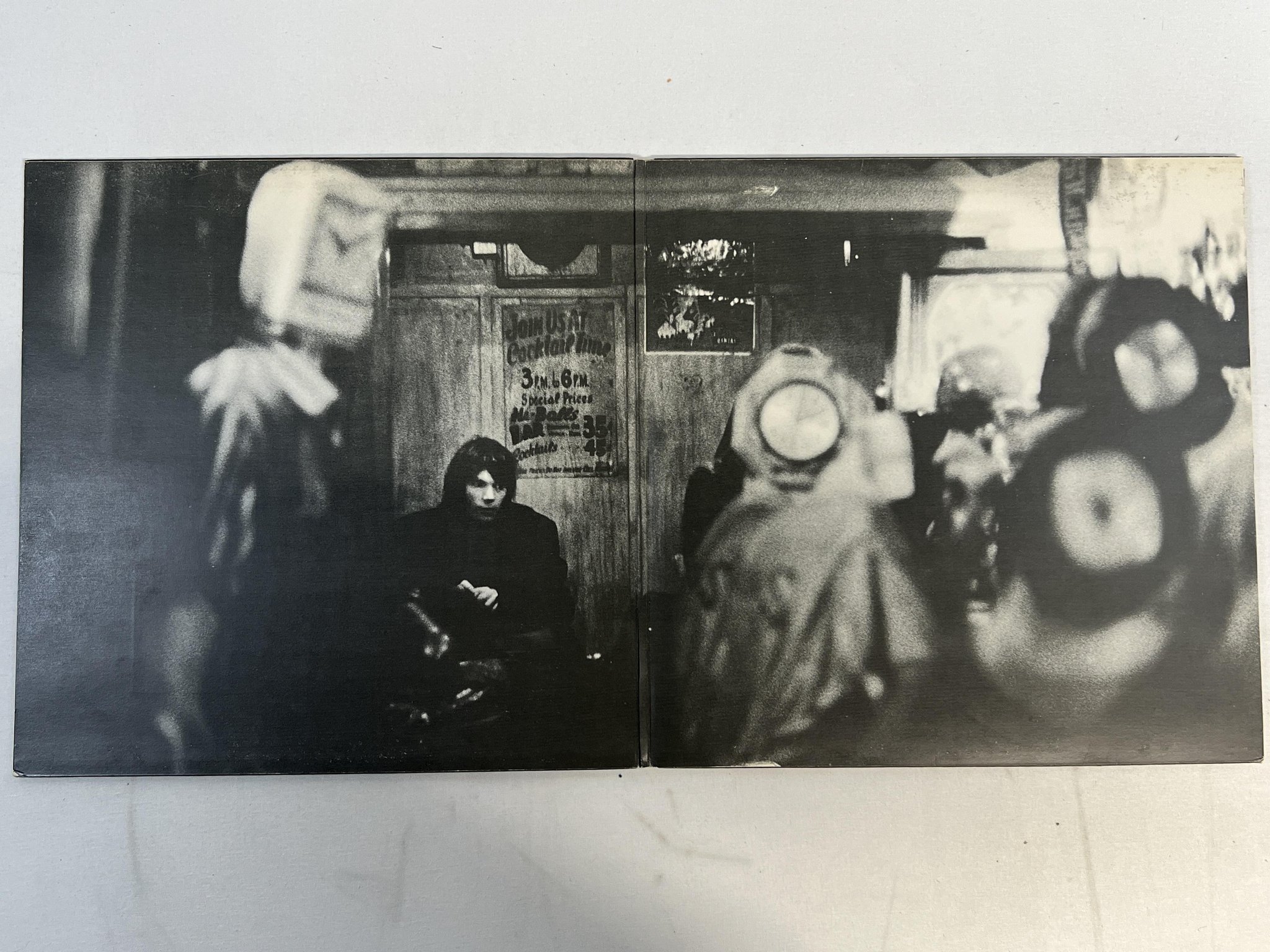 Omslagsbild för skivan NEIL YOUNG Tonight's The Night LP -75 UK REPRISE K 54040