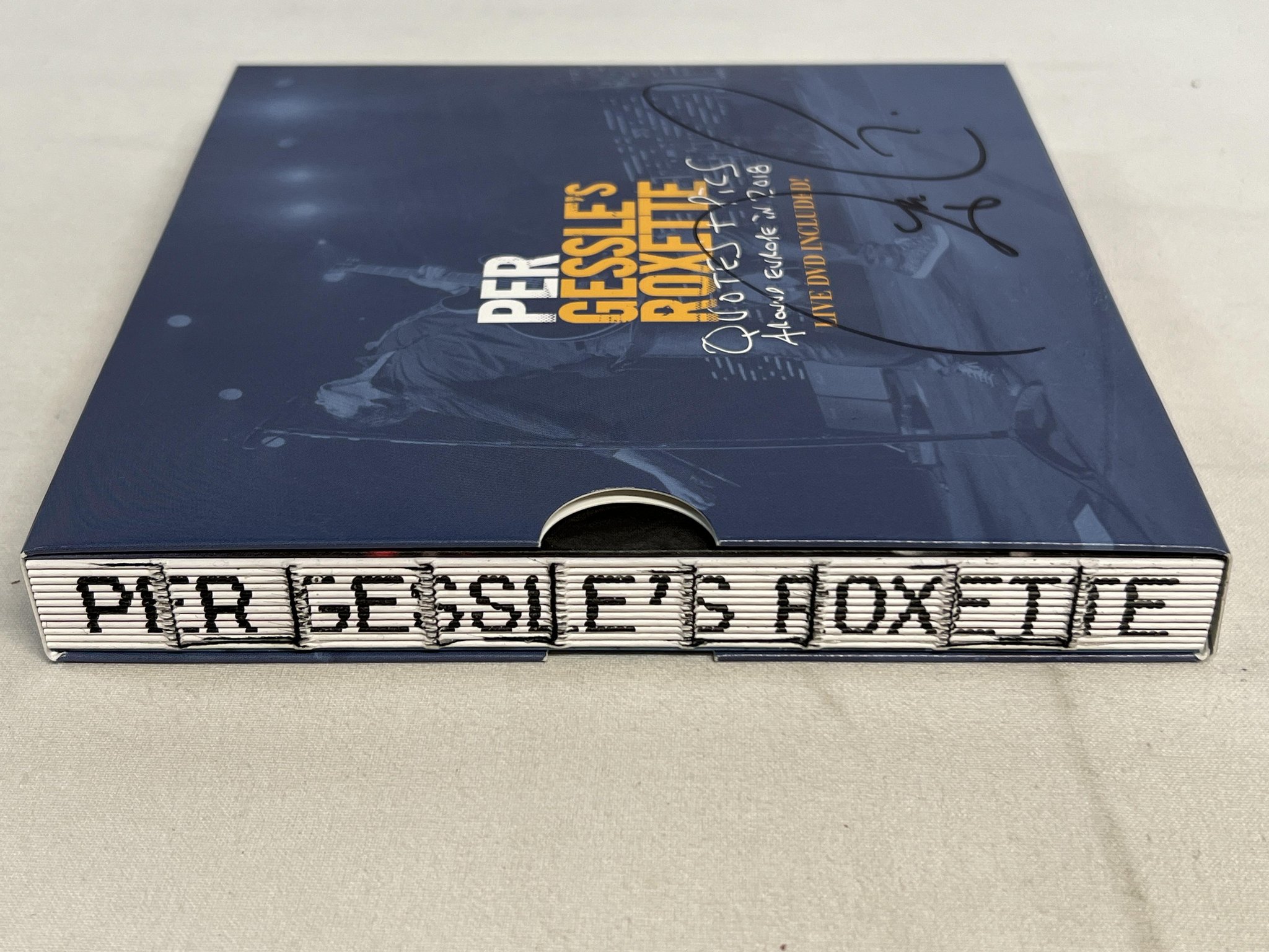 Omslagsbild för skivan PER GESSLE'S ROXETTE Live At Scandinavium CD + BOOK 2019 **signed **