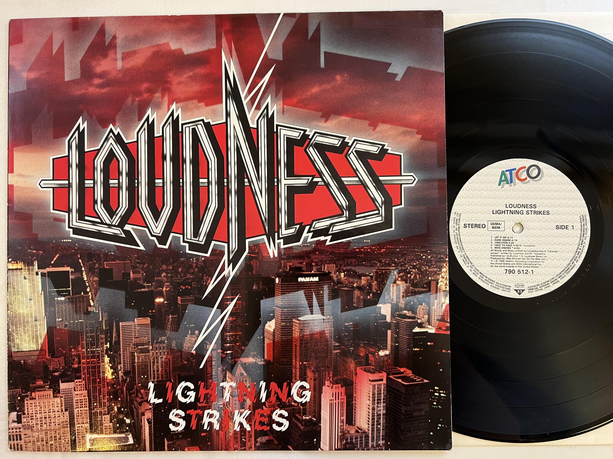 Omslagsbild för skivan LOUDNESS lightning strikes LP -86 Ger ATCO 790 512-1