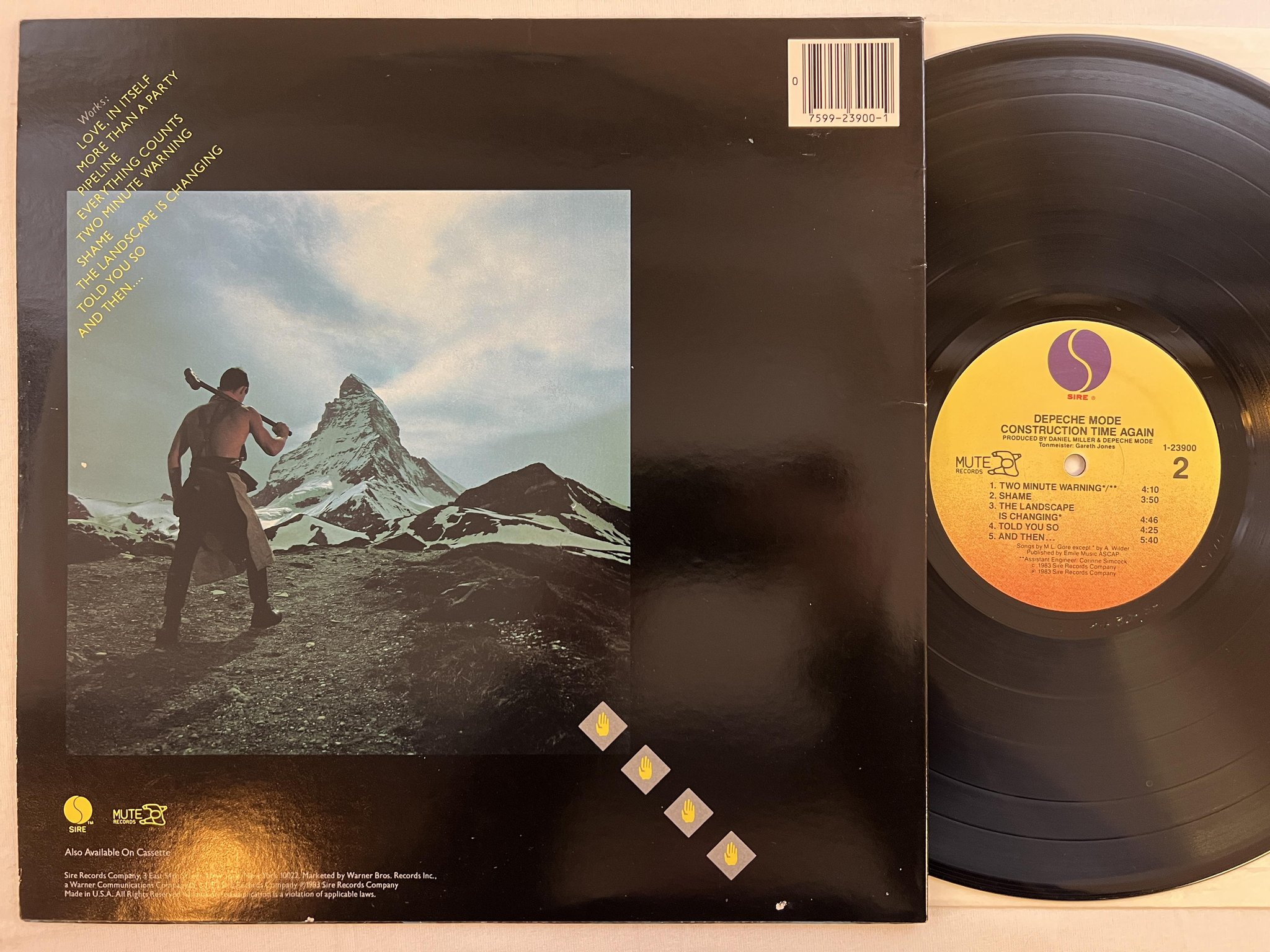 Omslagsbild för skivan DEPECHE MODE  construction time again LP -83 US SIRE 1-23900